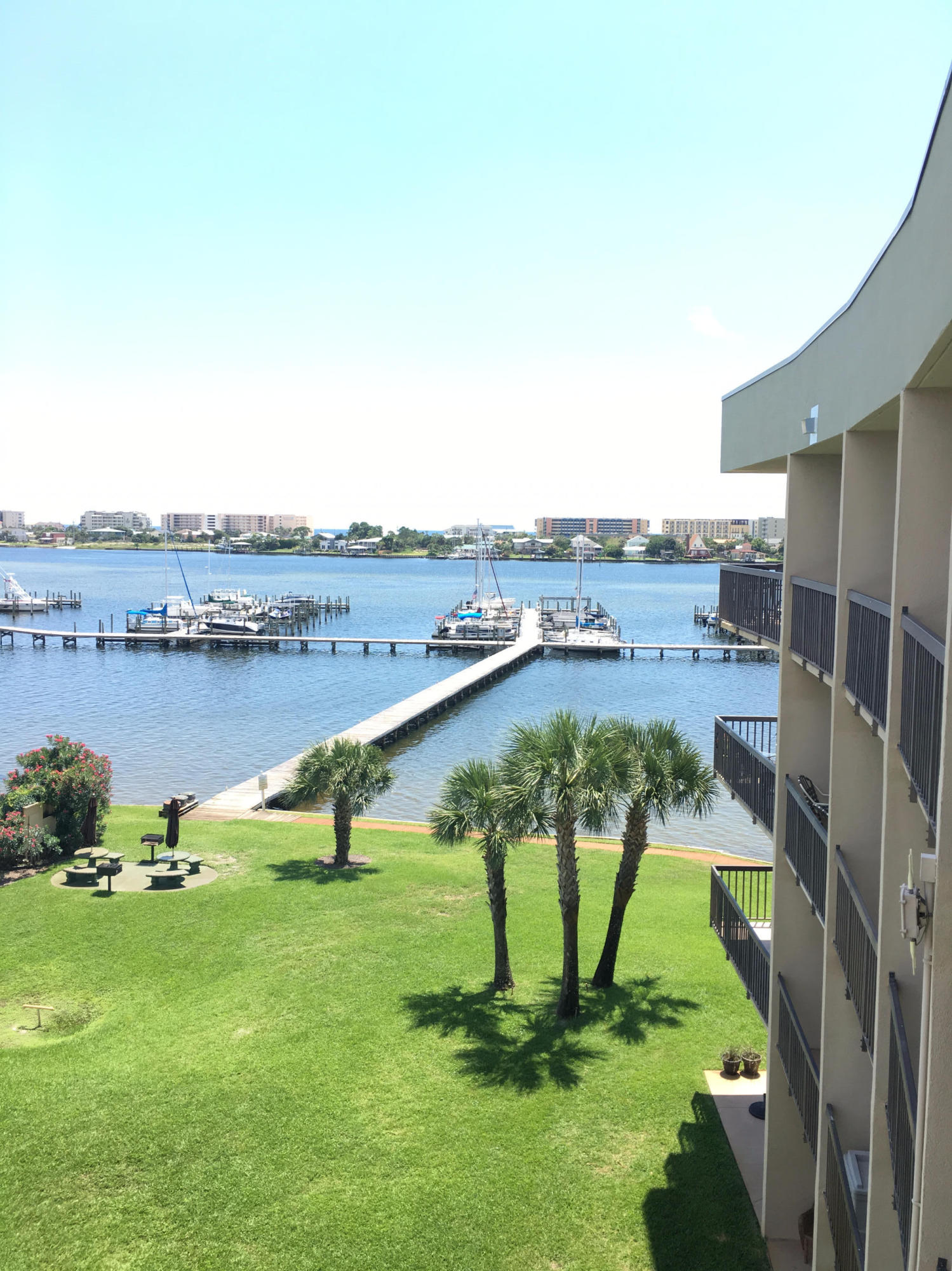 PIRATES BAY PH 1 - Residential