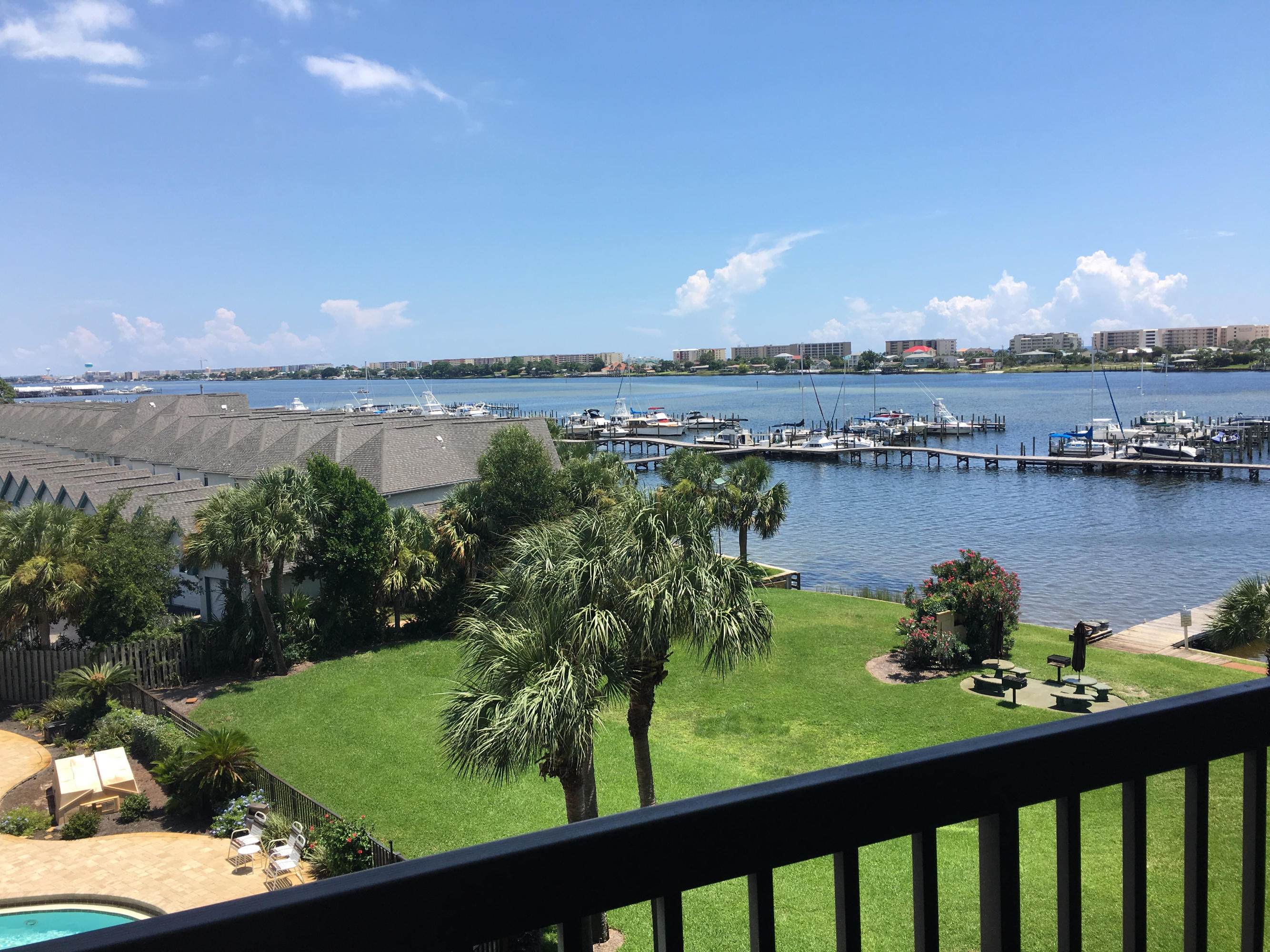 PIRATES BAY PH 1 - Residential