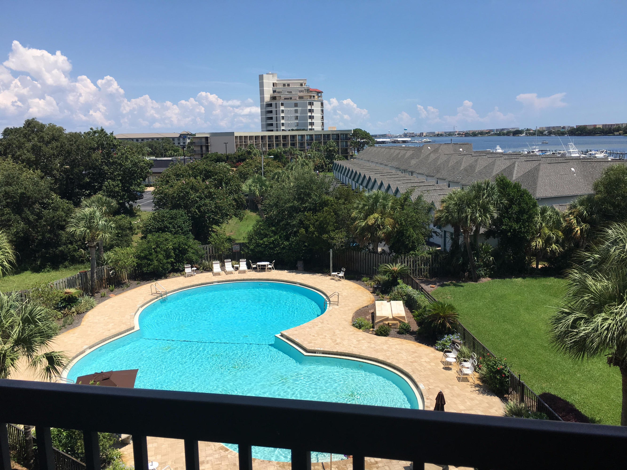 PIRATES BAY PH 1 - Residential