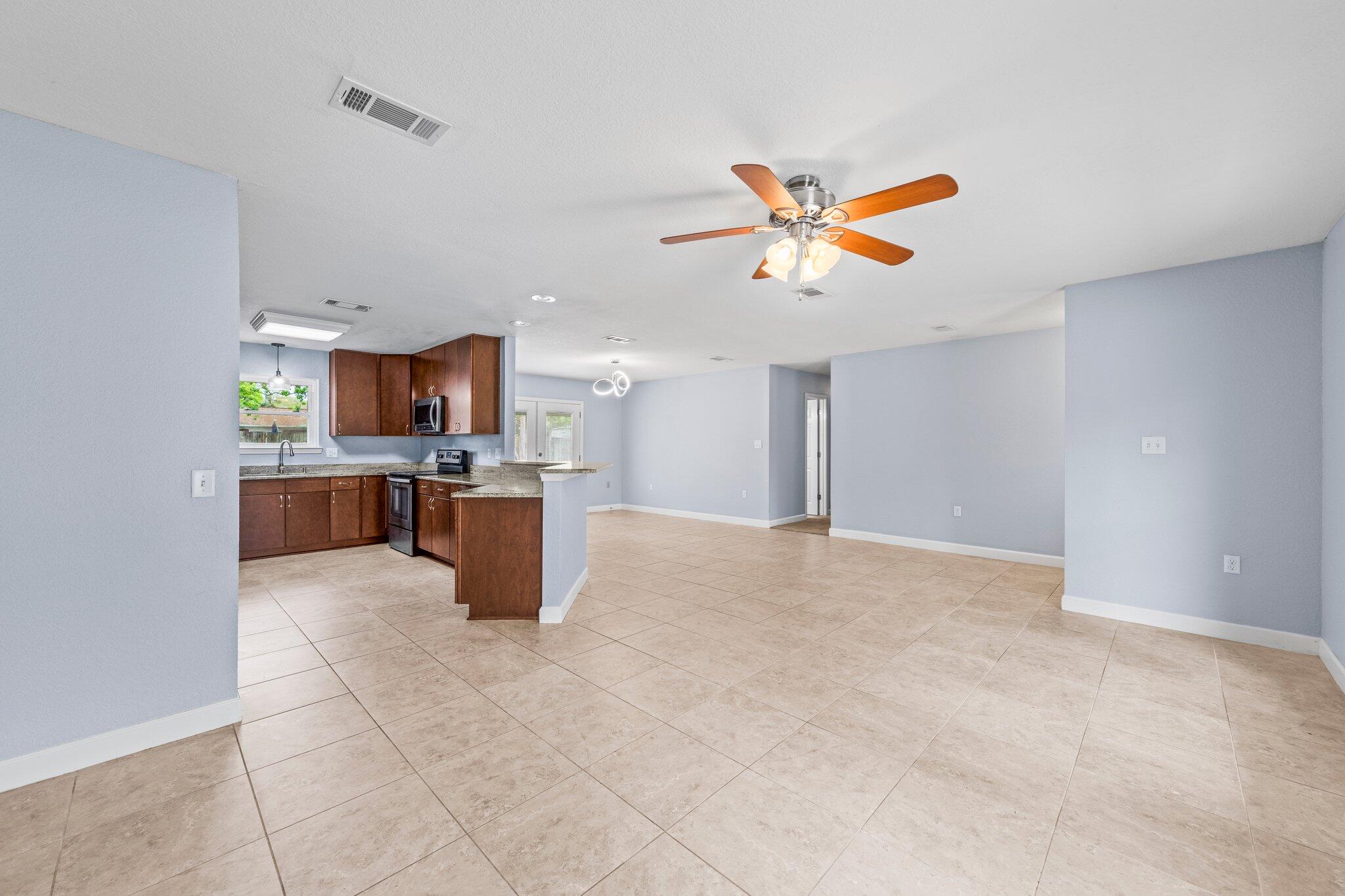 PALM ESTATES UNIT 3 - Residential Lease