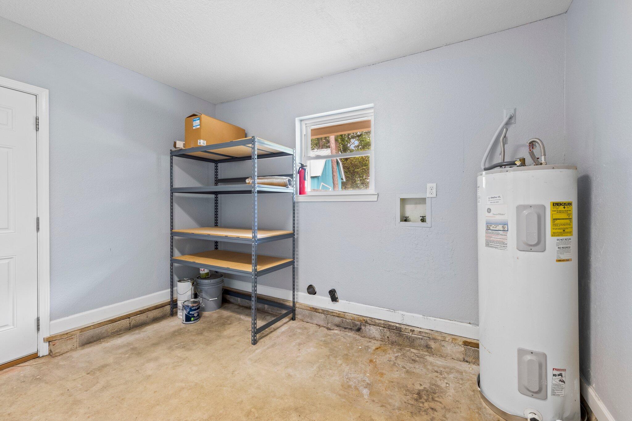 PALM ESTATES UNIT 3 - Residential Lease