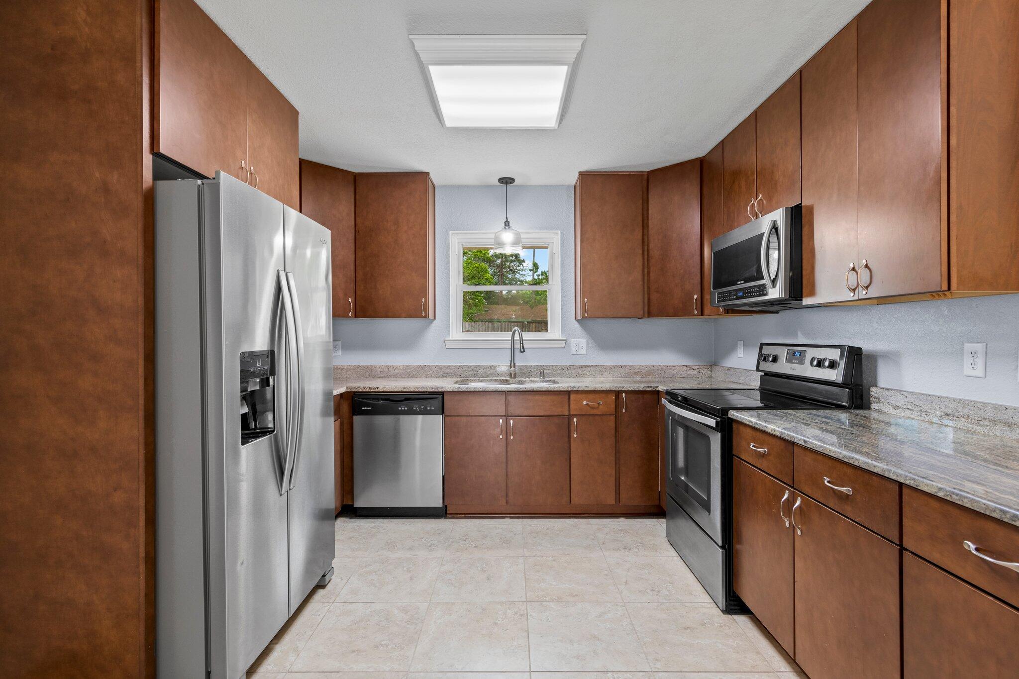 PALM ESTATES UNIT 3 - Residential Lease
