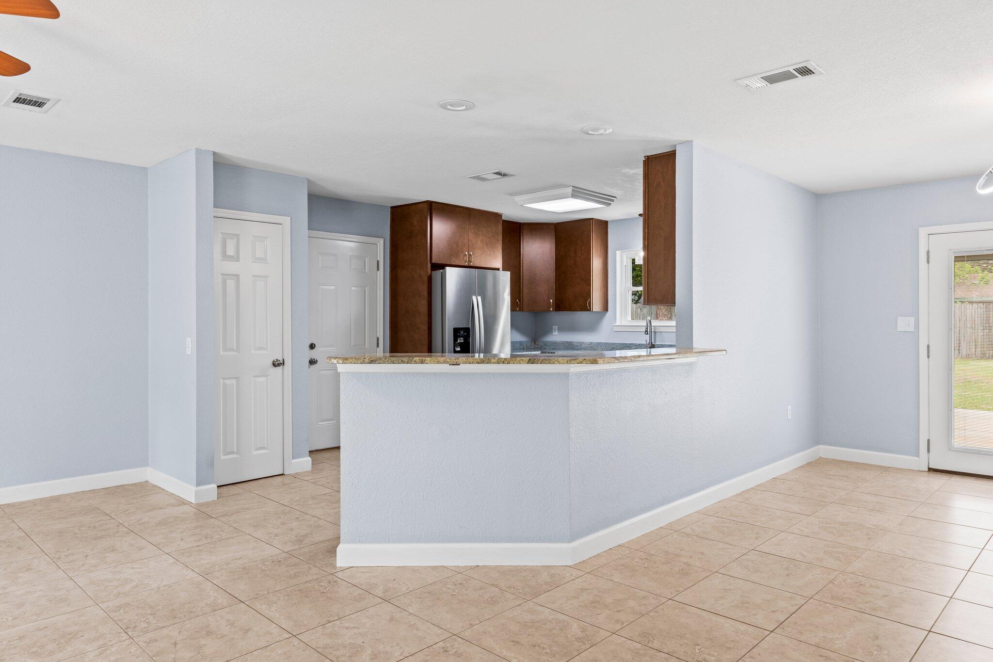 PALM ESTATES UNIT 3 - Residential Lease