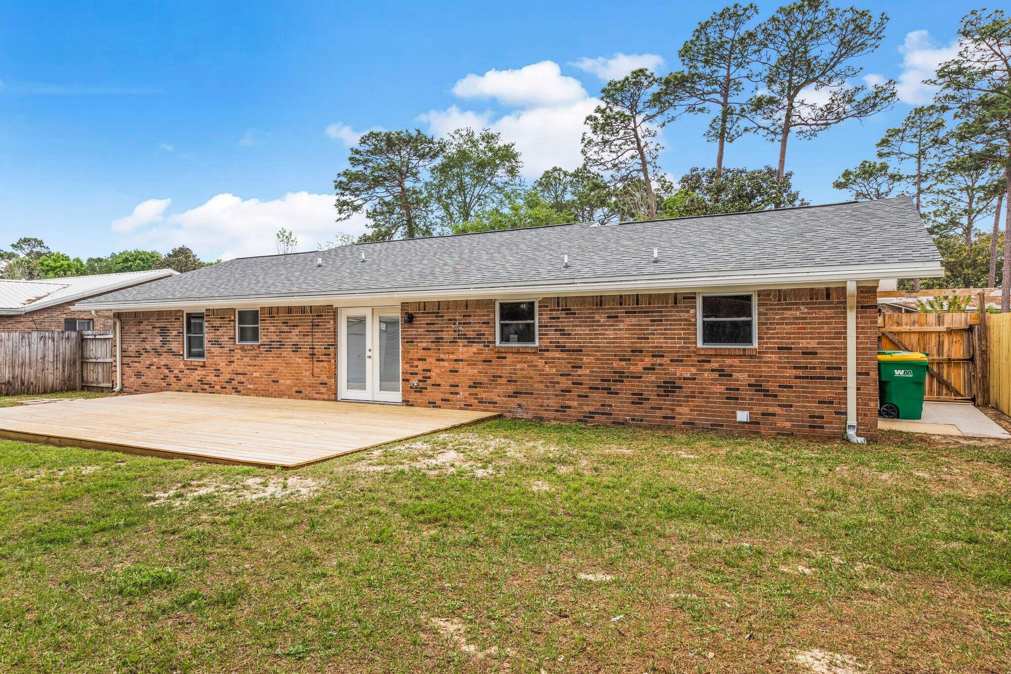 PALM ESTATES UNIT 3 - Residential Lease