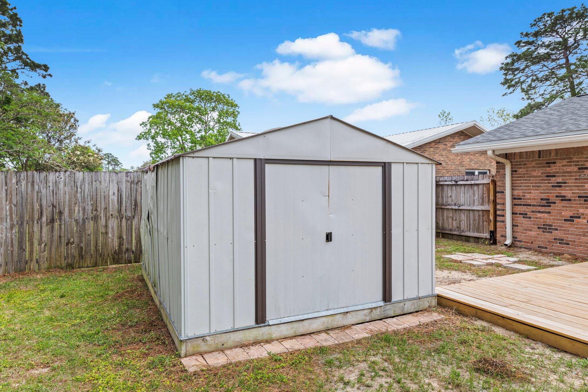 PALM ESTATES UNIT 3 - Residential Lease