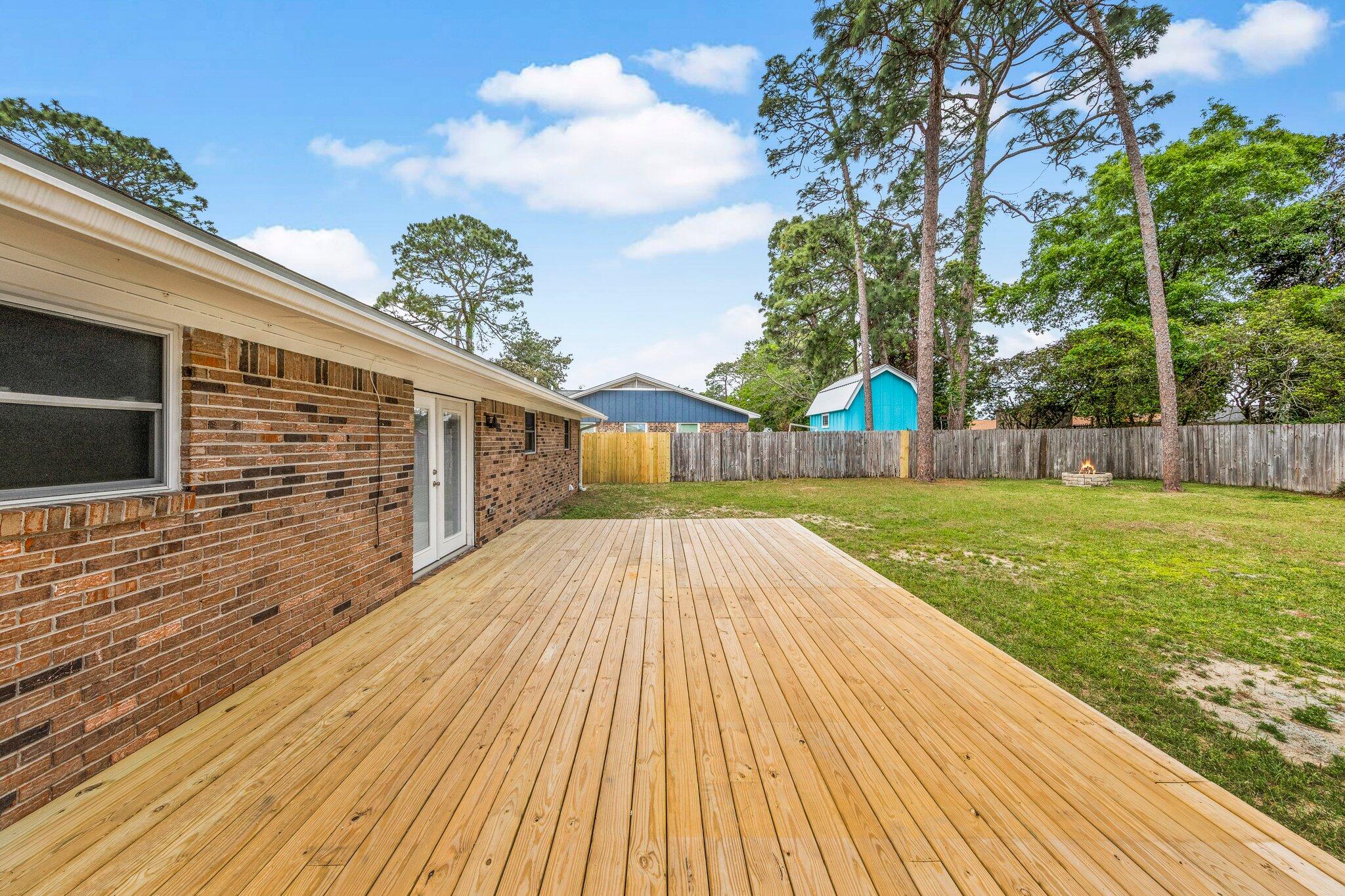 PALM ESTATES UNIT 3 - Residential Lease