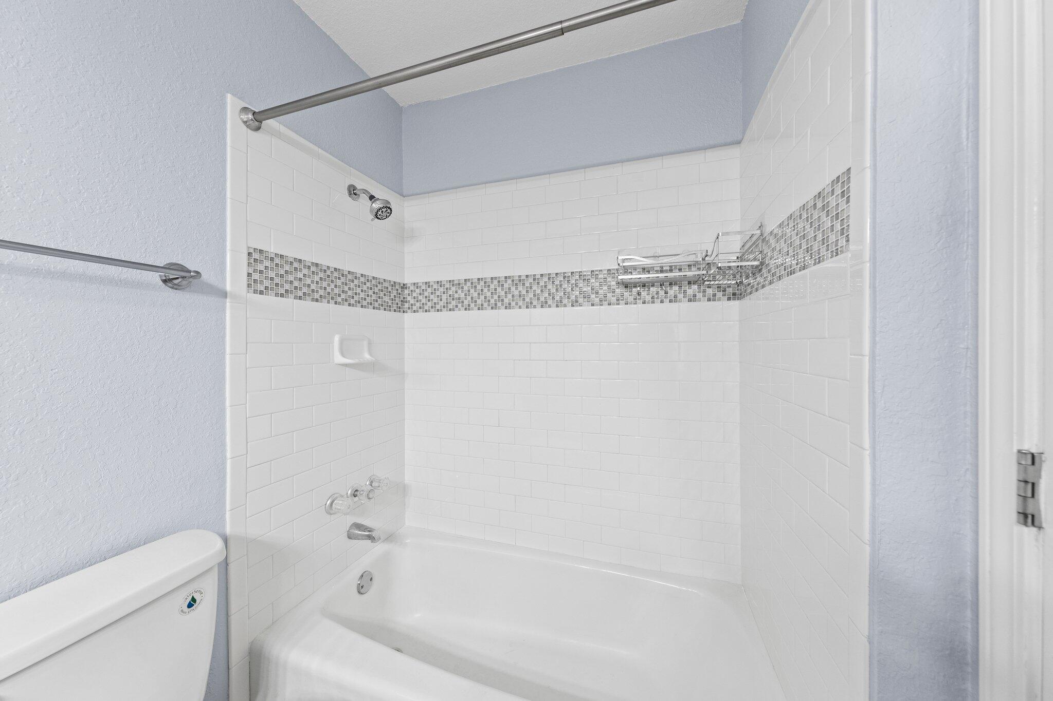 PALM ESTATES UNIT 3 - Residential Lease