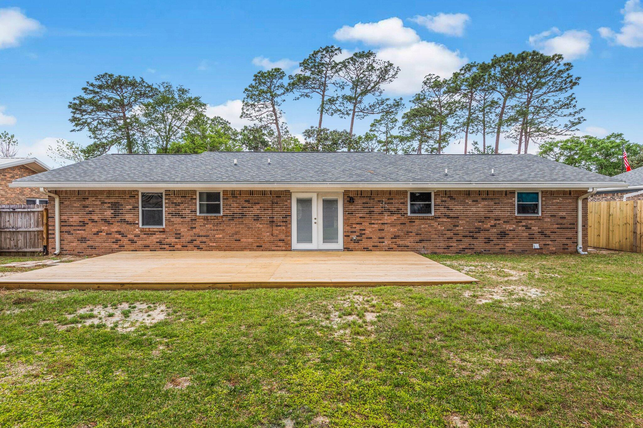 PALM ESTATES UNIT 3 - Residential Lease