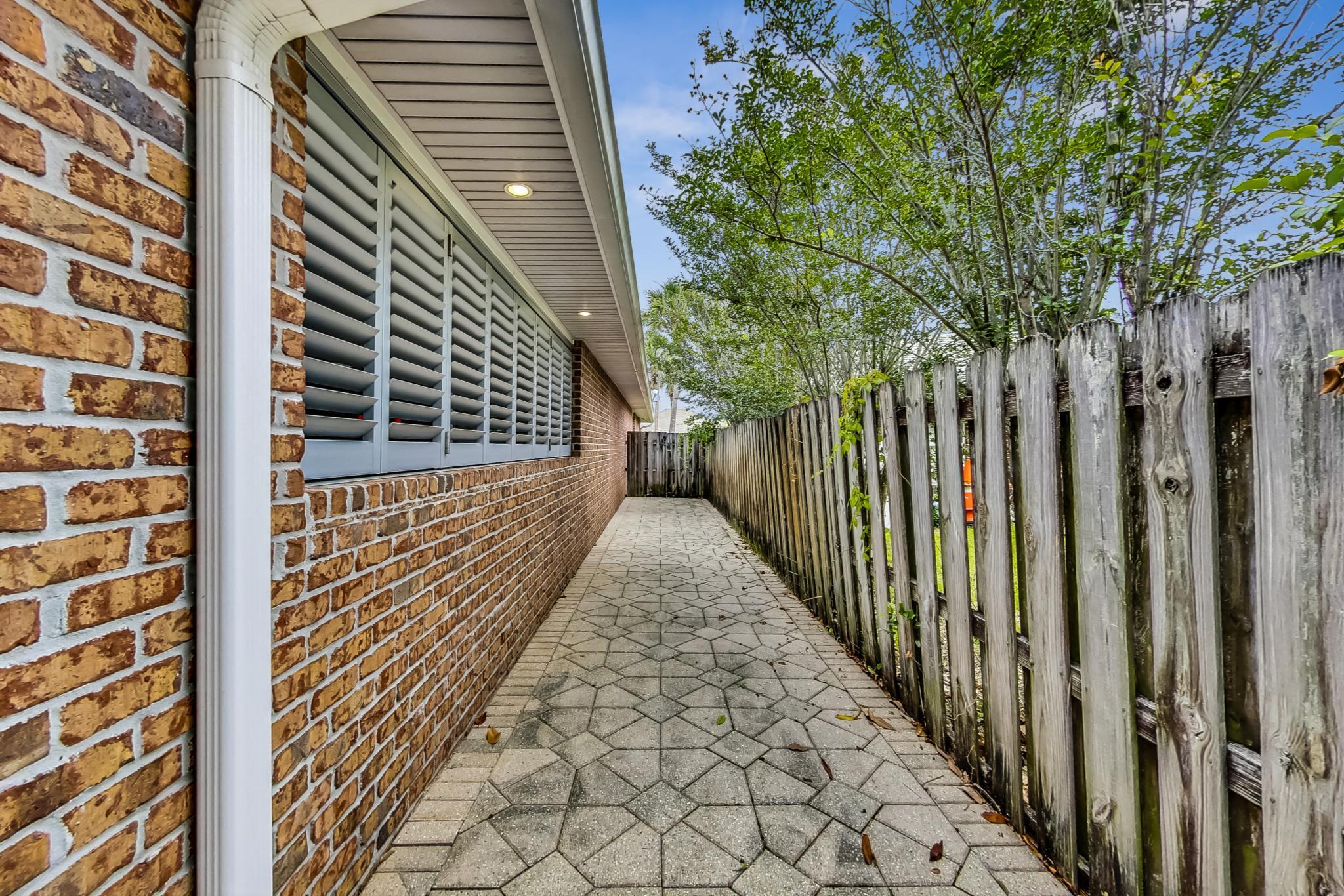 INDIAN LAKE - Residential