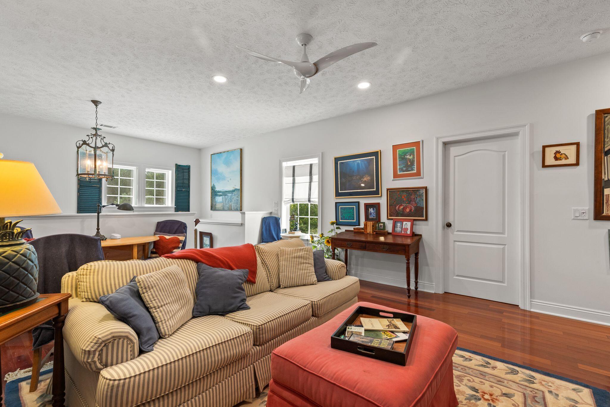 SEABREEZE - Residential