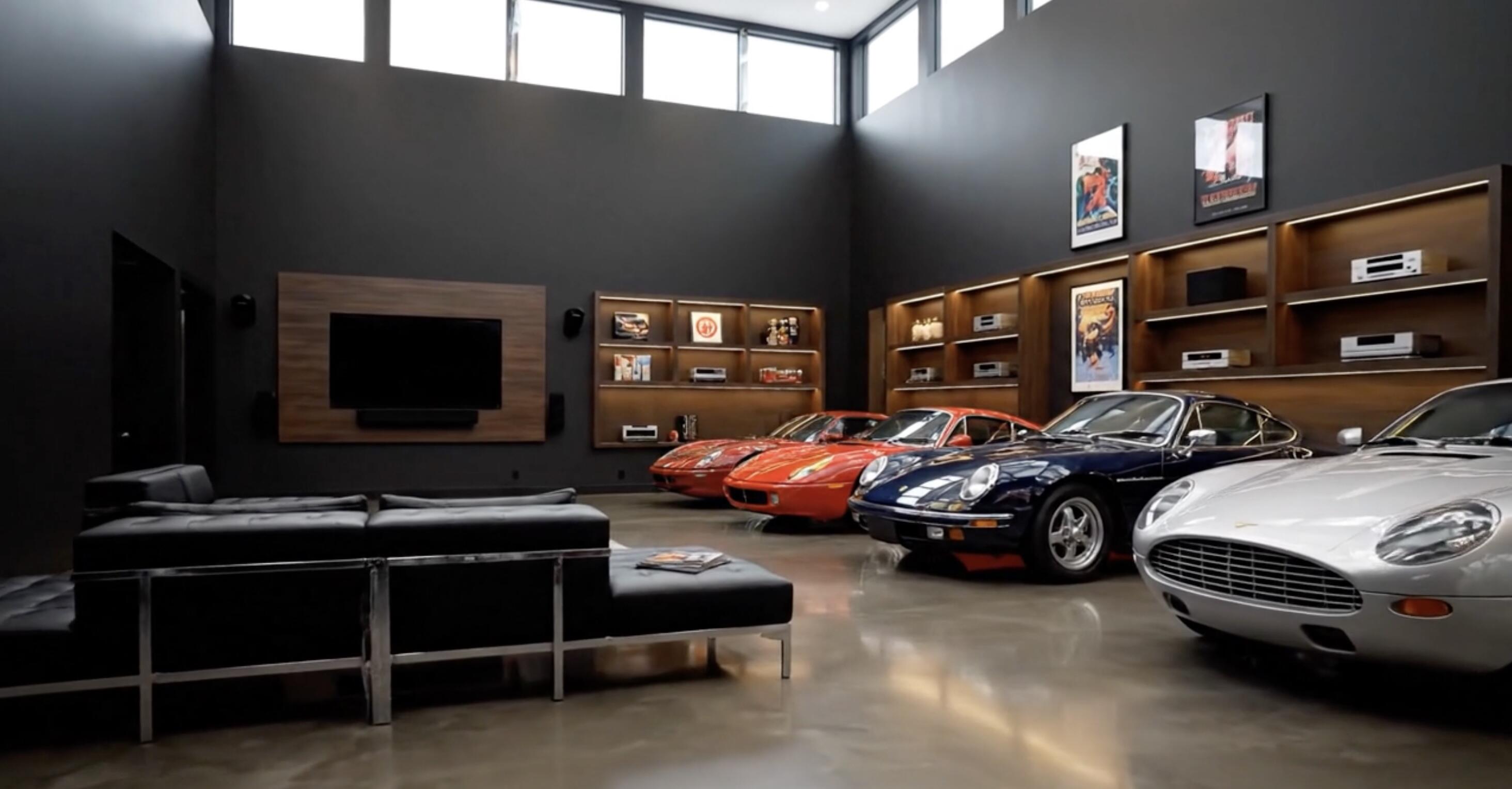 GARAGE 30A LUXURY MOTOR CONDOS - Residential