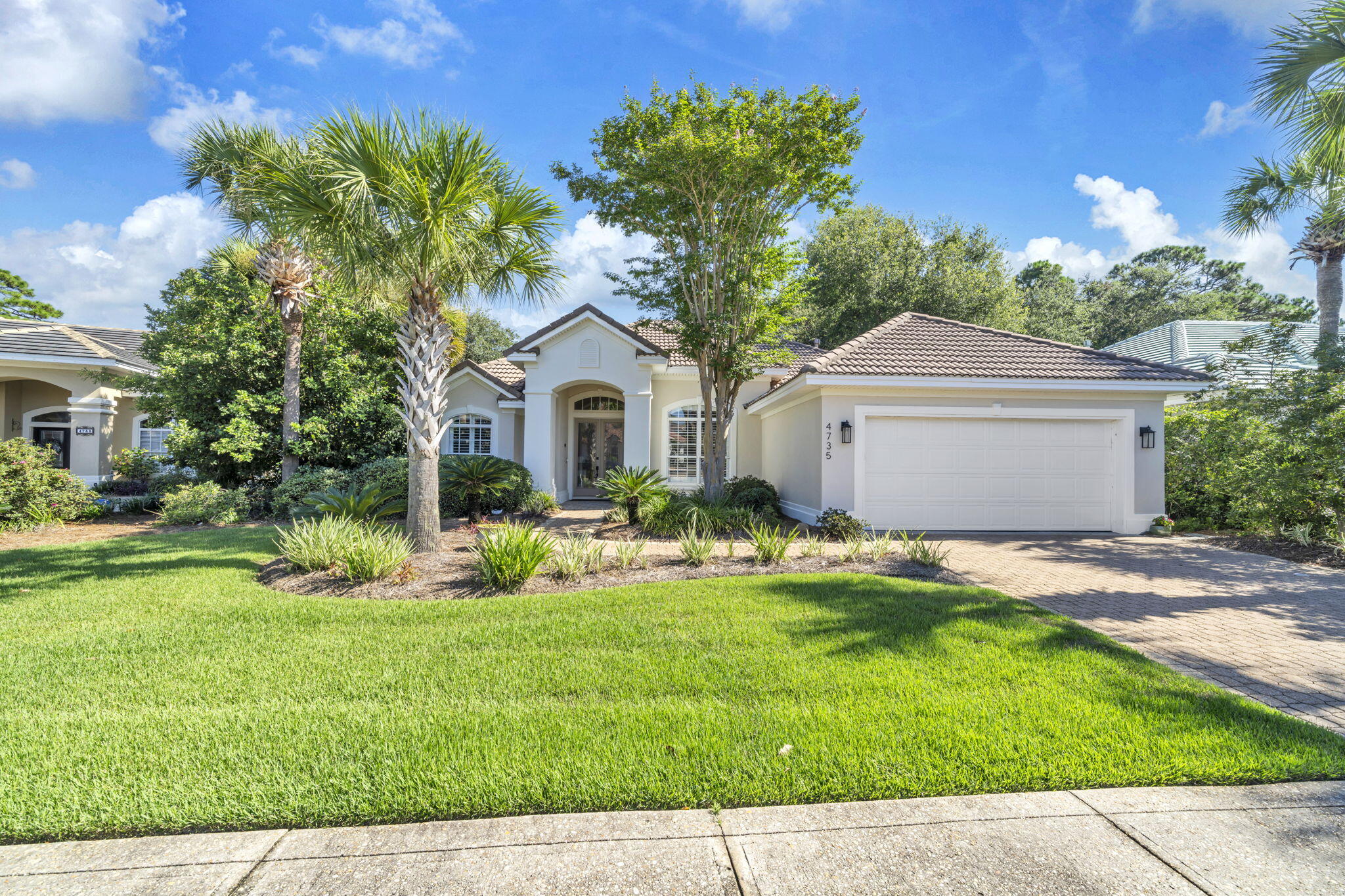 4735 Papaya Park