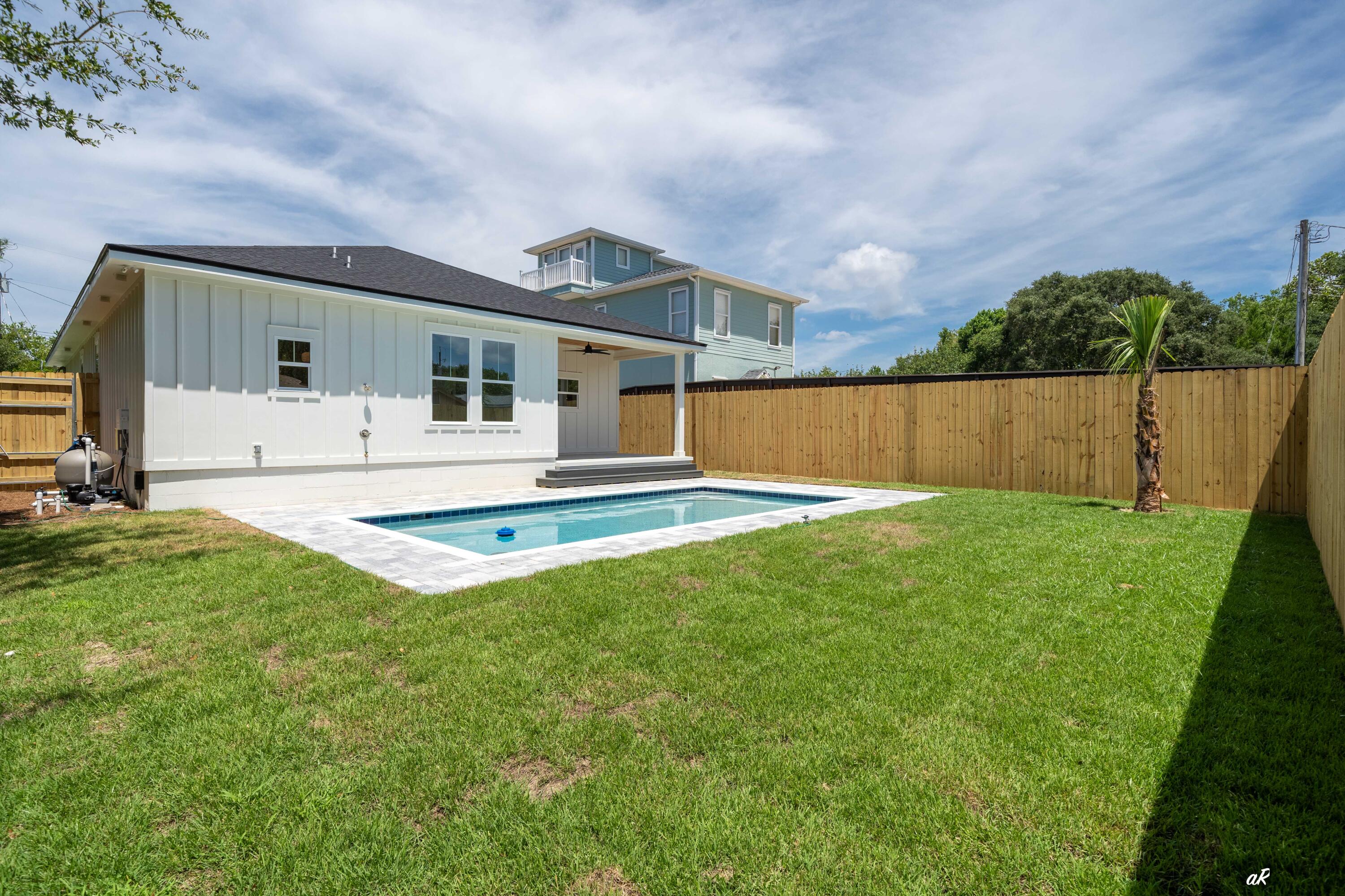 LAGUNA BEACH 8TH ADDN - Residential