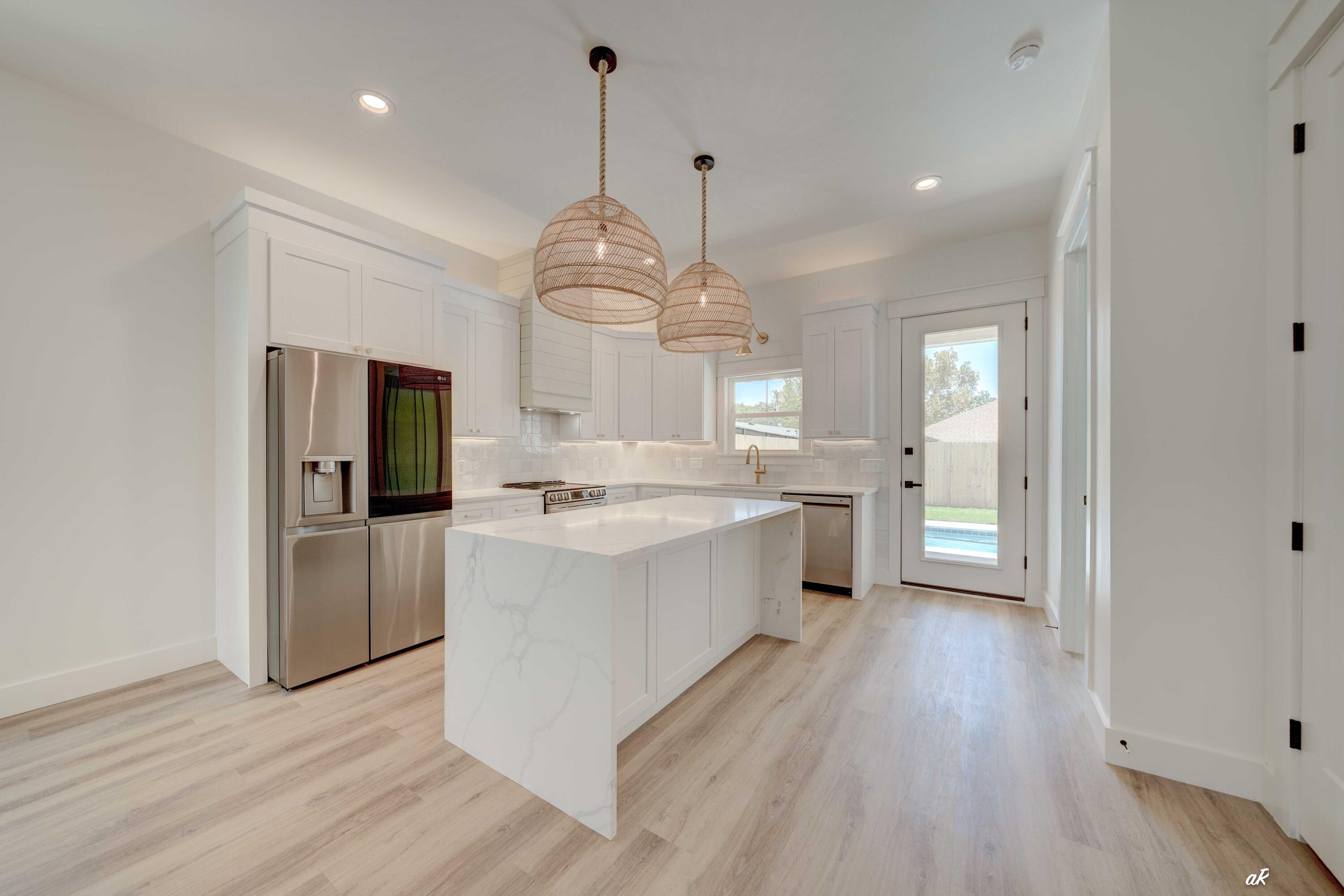 LAGUNA BEACH 8TH ADDN - Residential