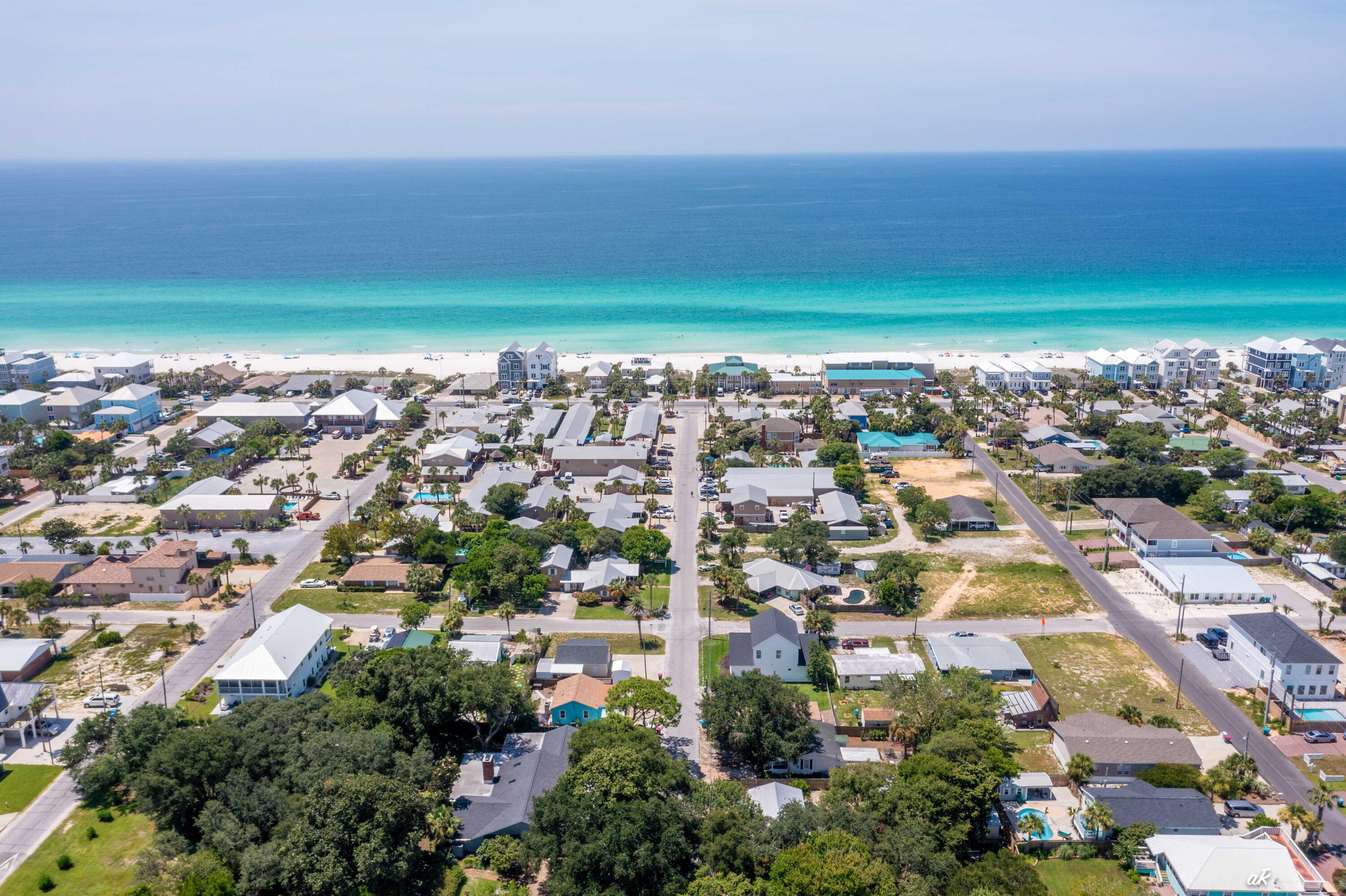 LAGUNA BEACH 8TH ADDN - Residential