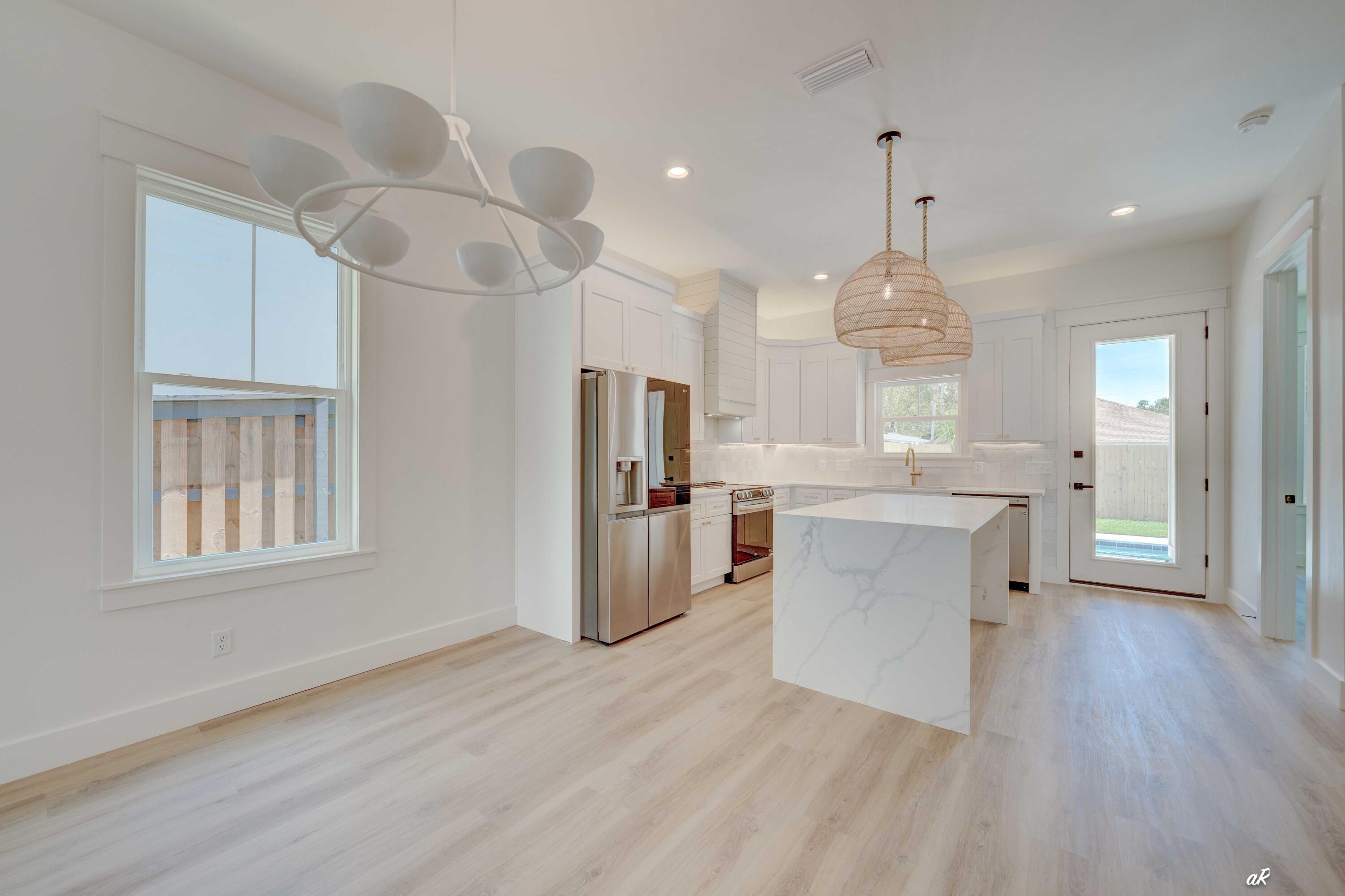 LAGUNA BEACH 8TH ADDN - Residential