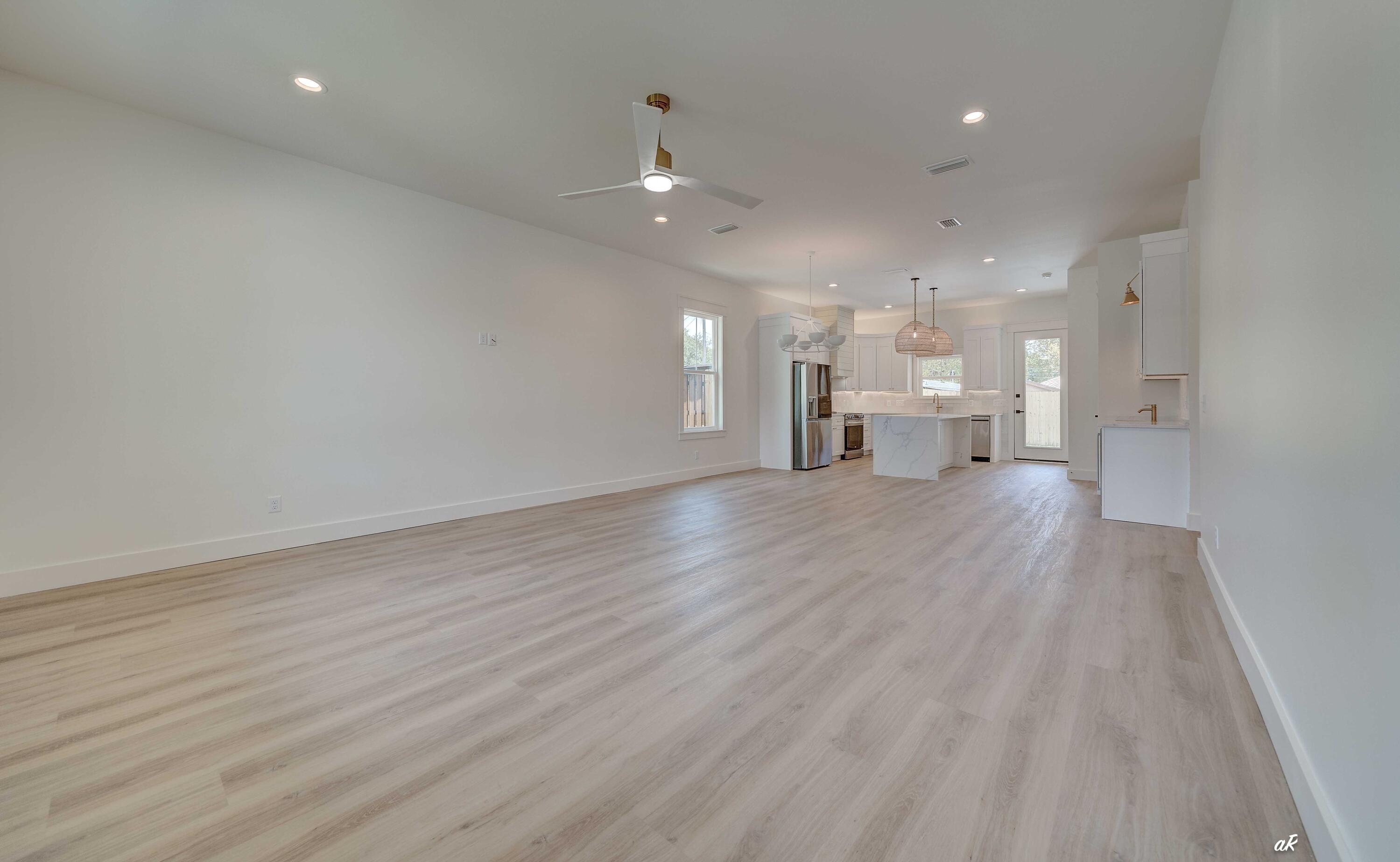 LAGUNA BEACH 8TH ADDN - Residential