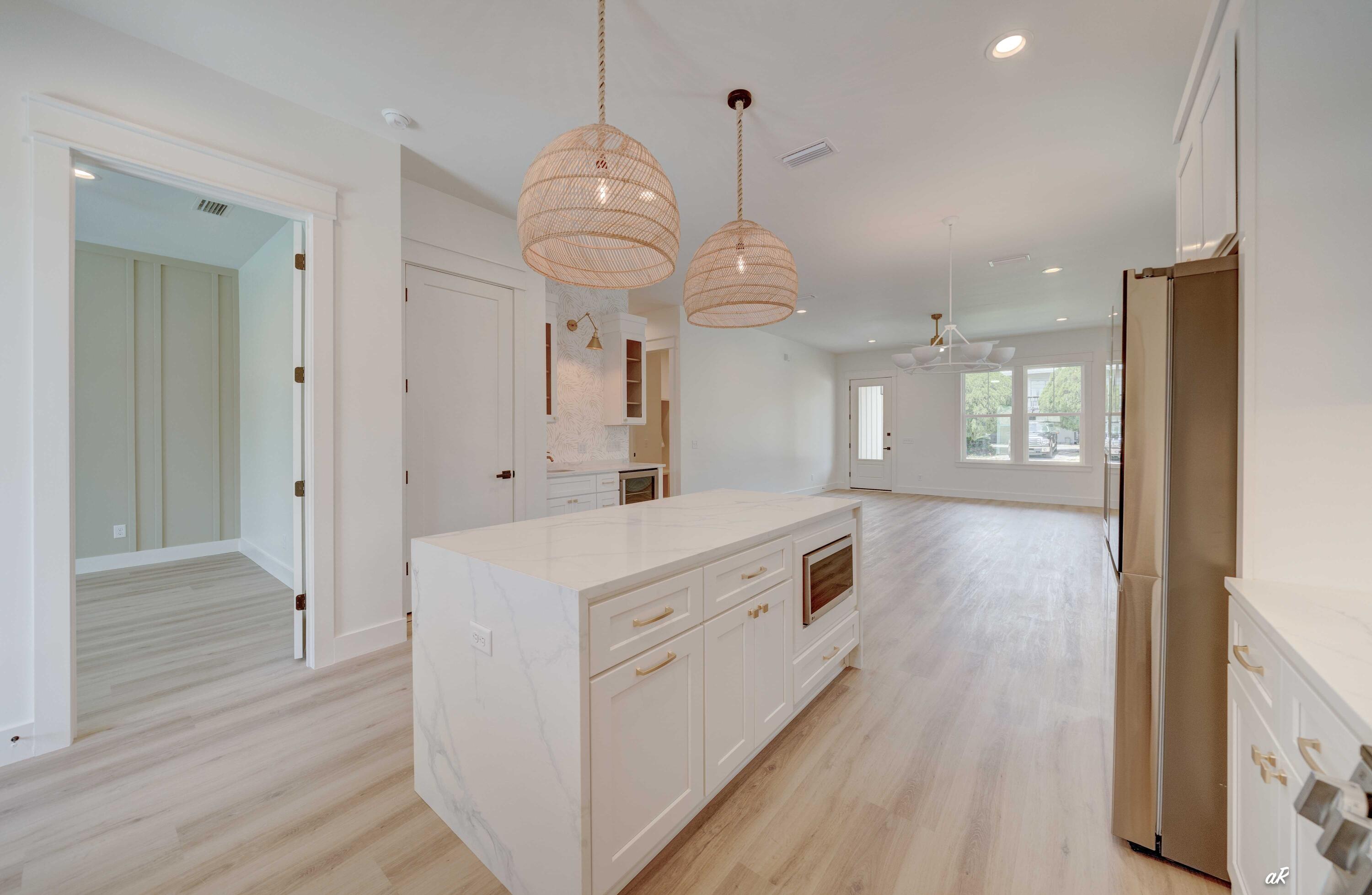 LAGUNA BEACH 8TH ADDN - Residential