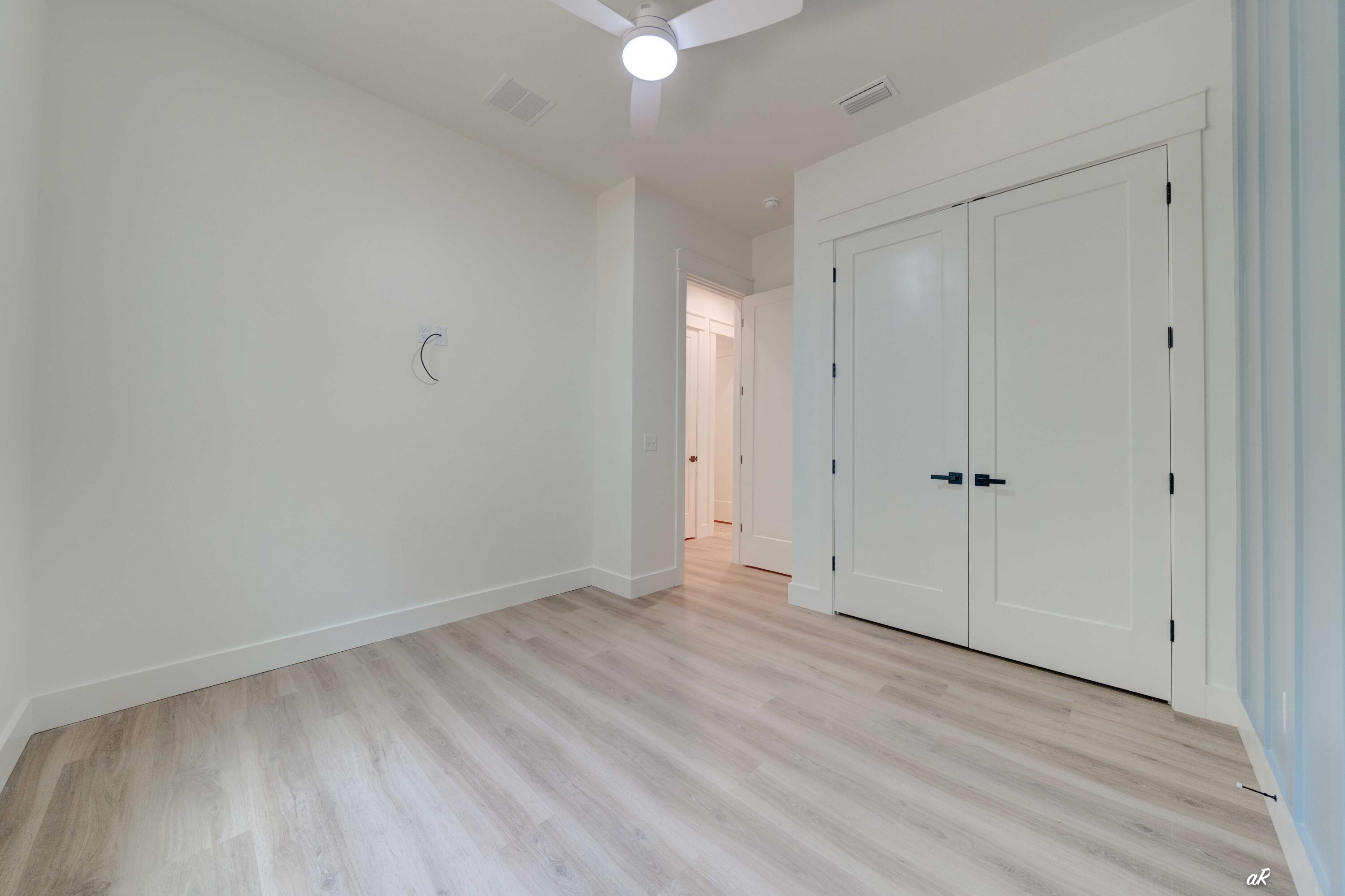 LAGUNA BEACH 8TH ADDN - Residential