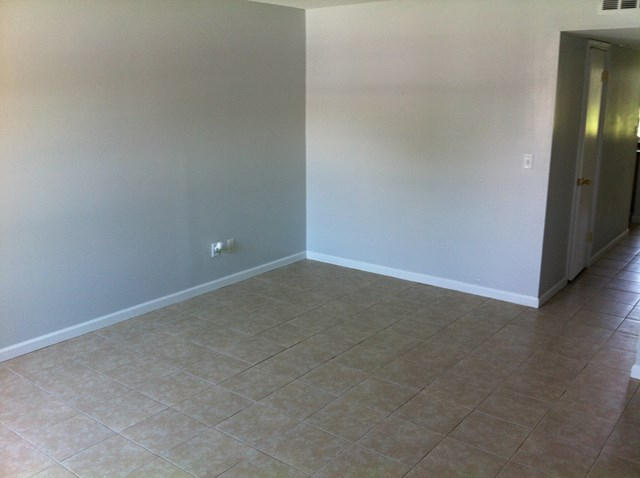 PORT DIXIE - Residential Lease