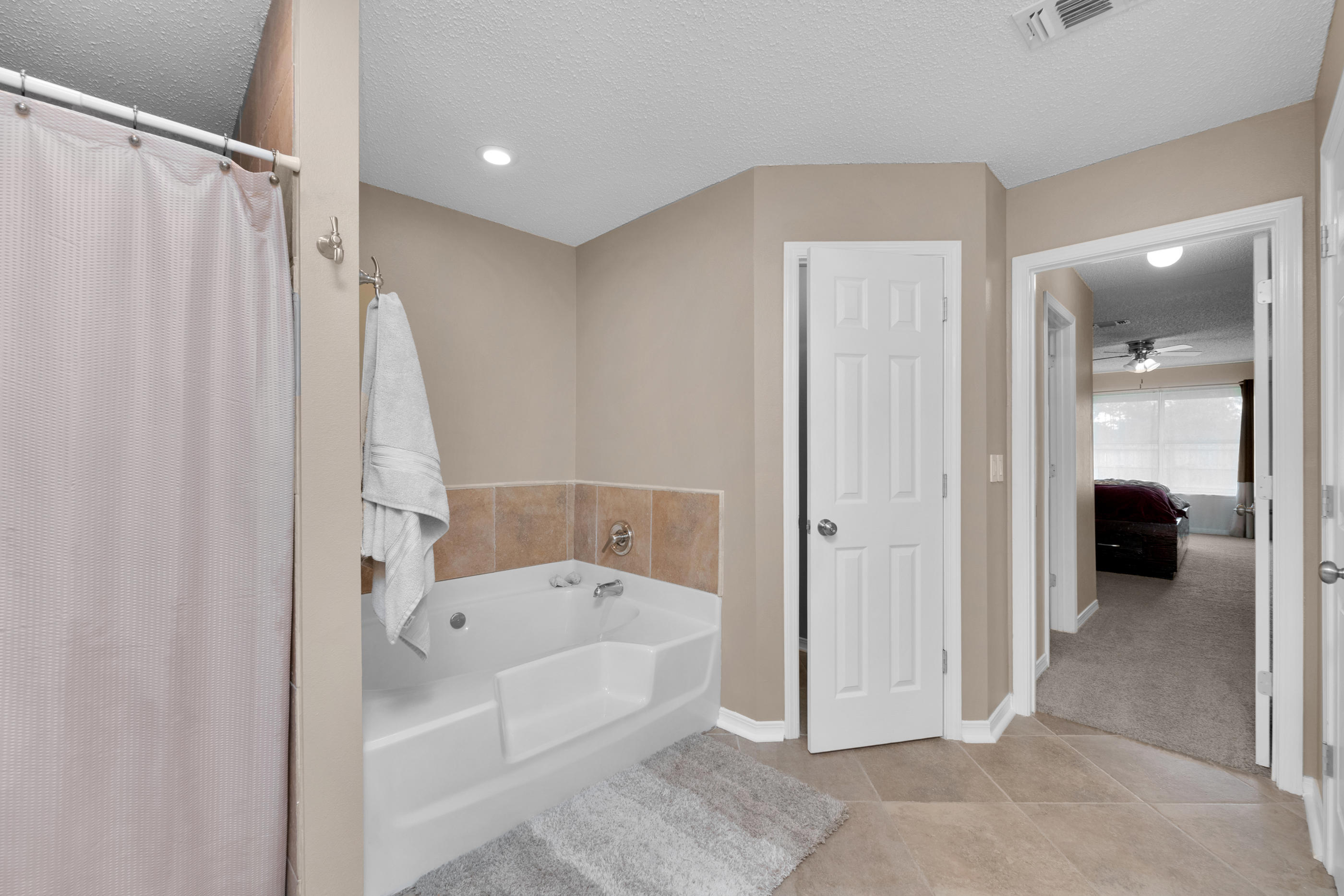 BISCAYNE POINTE - Residential