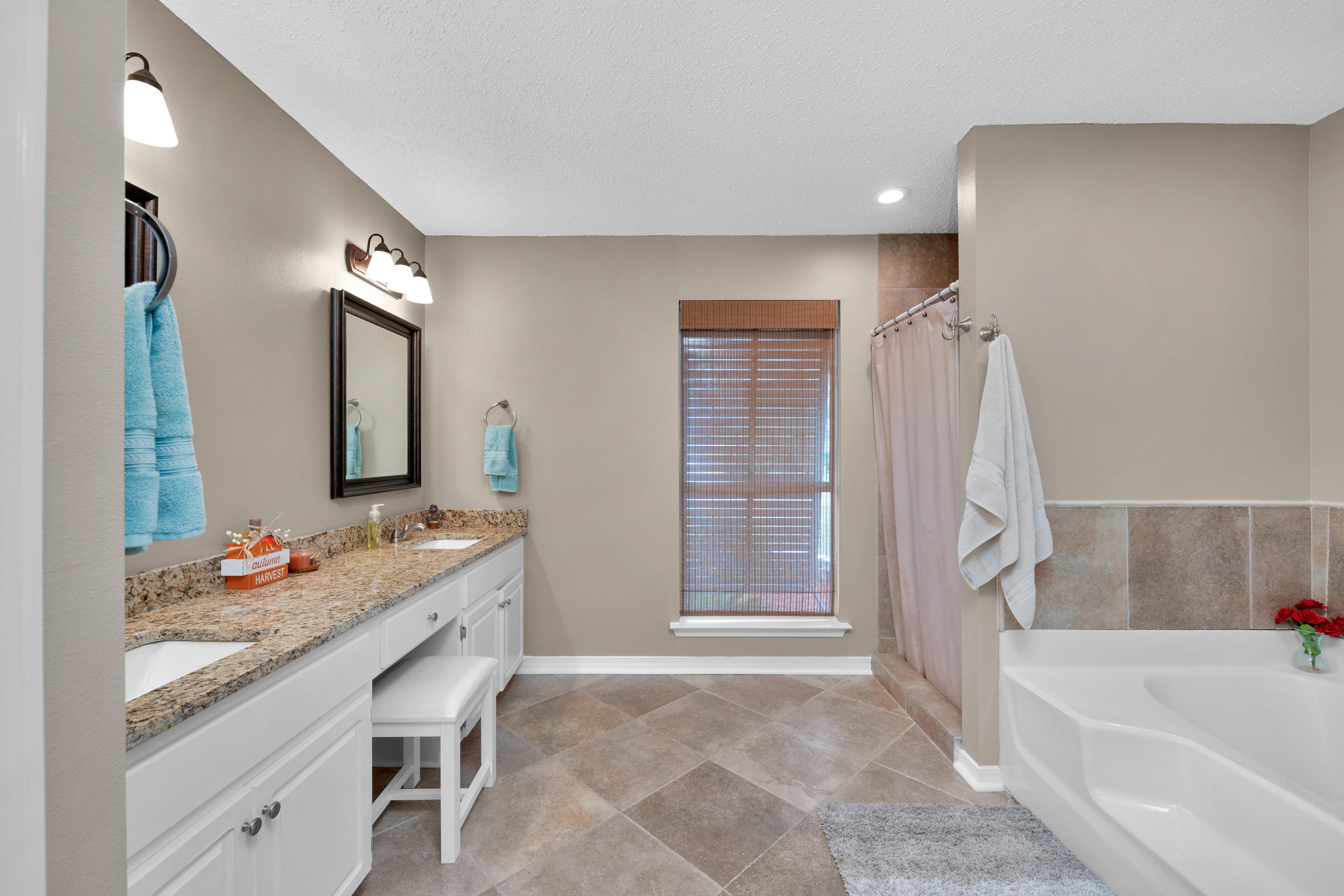 BISCAYNE POINTE - Residential