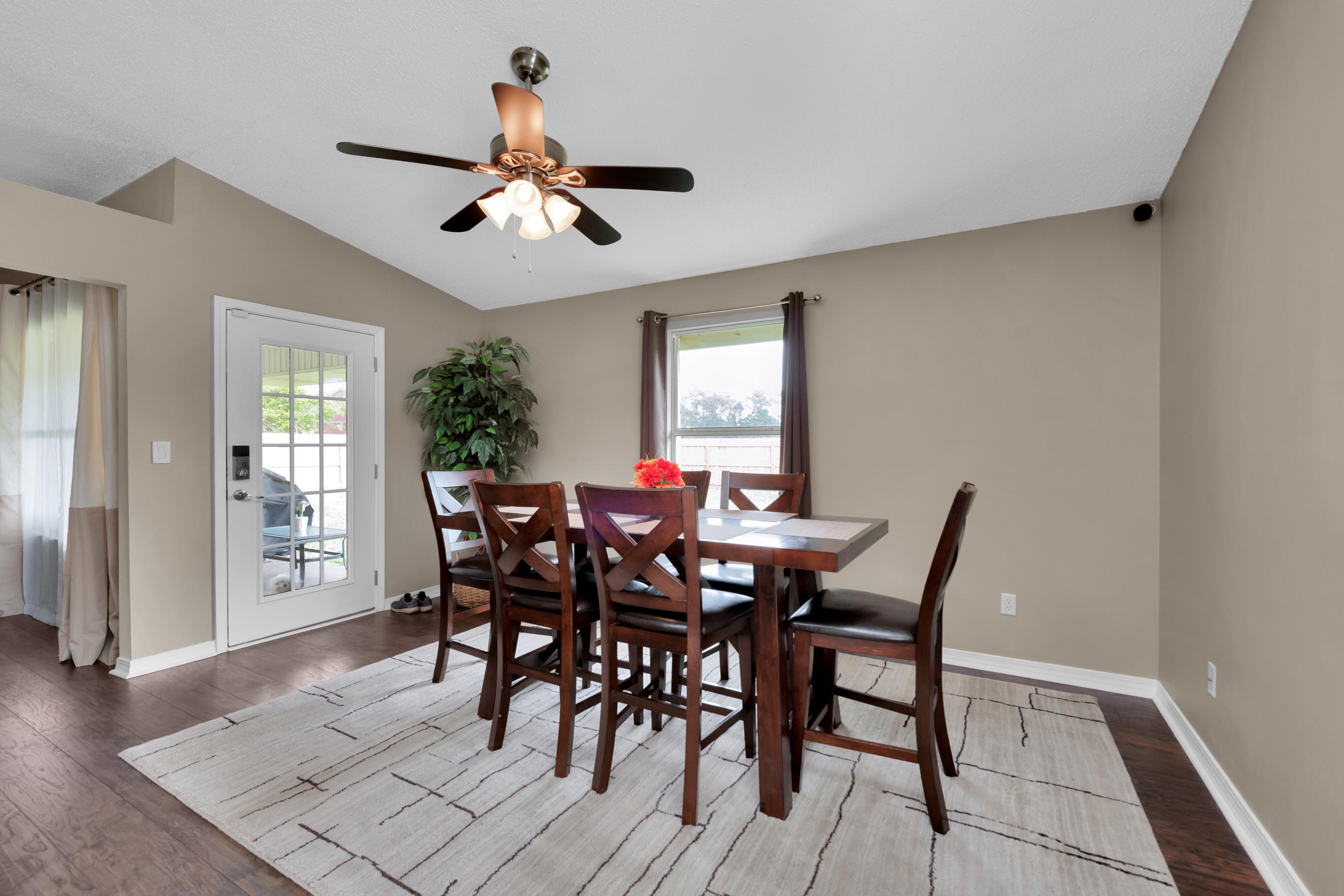 BISCAYNE POINTE - Residential