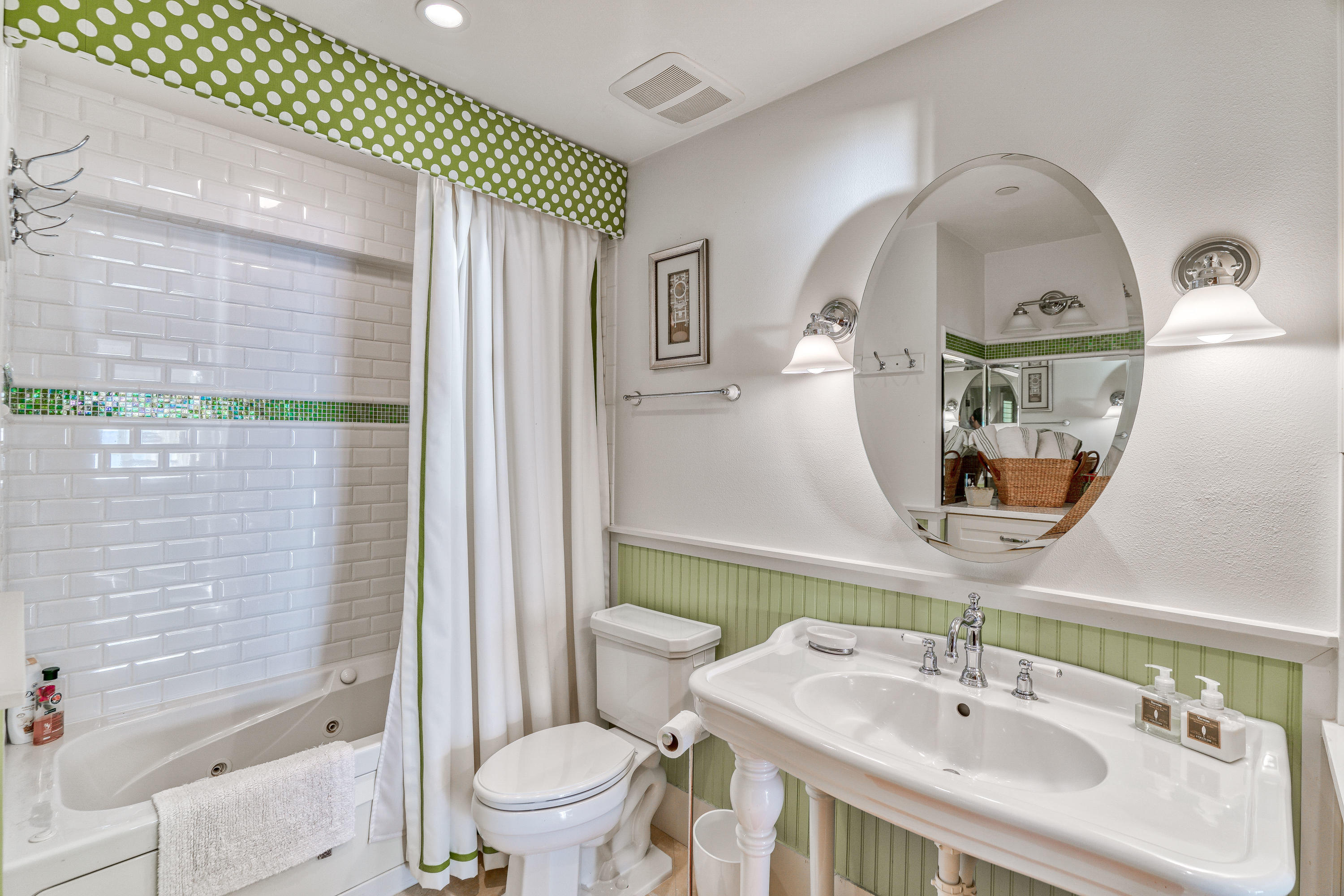 BEACHSIDE TWO - Residential