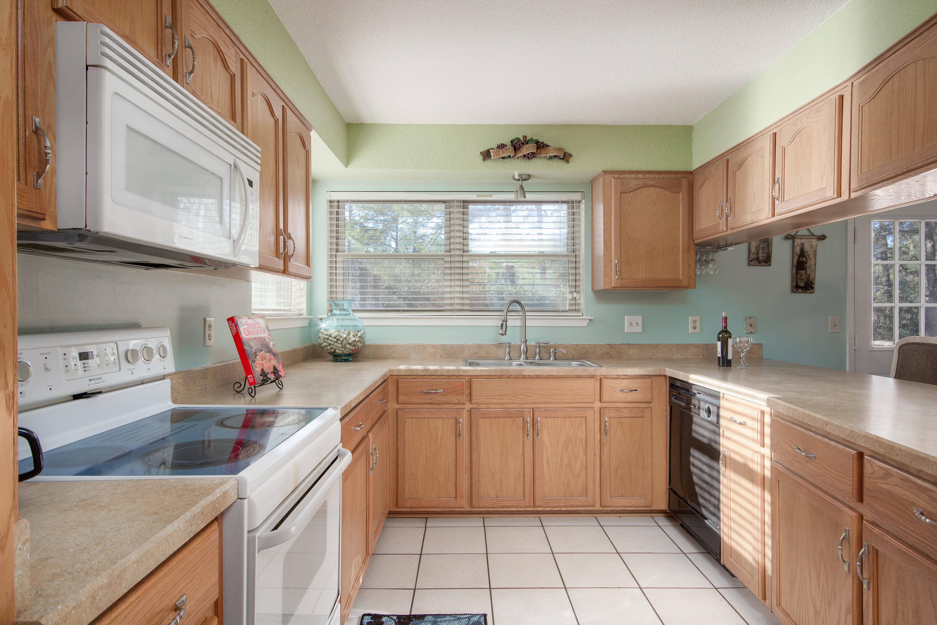 LAKEVIEW ESTATES - Residential