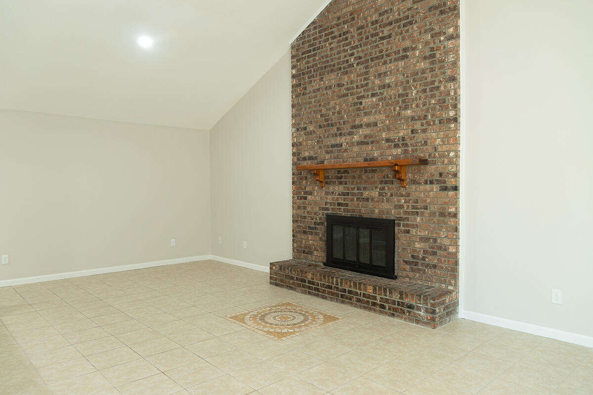 OAKRIDGE MANOR - Residential Lease