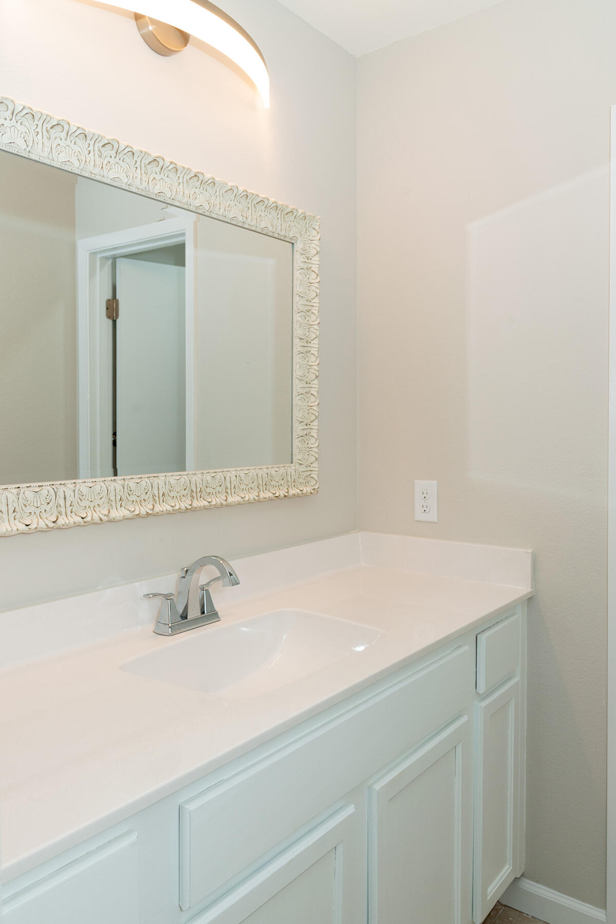 OAKRIDGE MANOR - Residential Lease