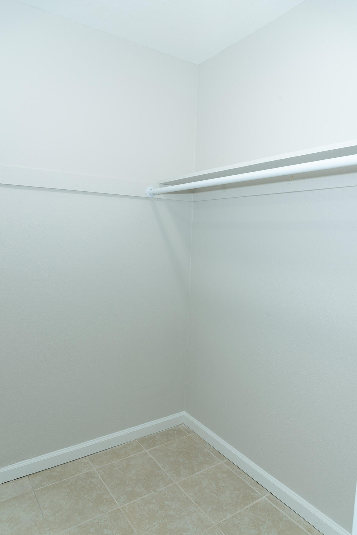 OAKRIDGE MANOR - Residential Lease