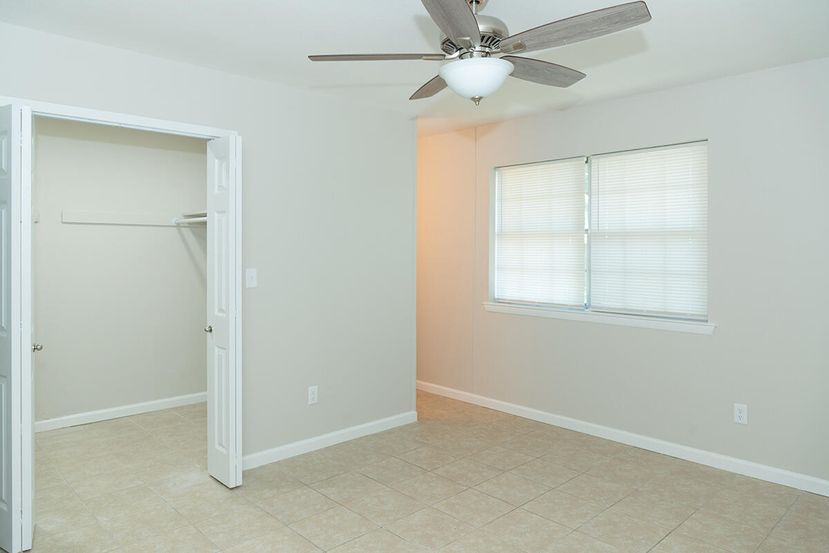 OAKRIDGE MANOR - Residential Lease