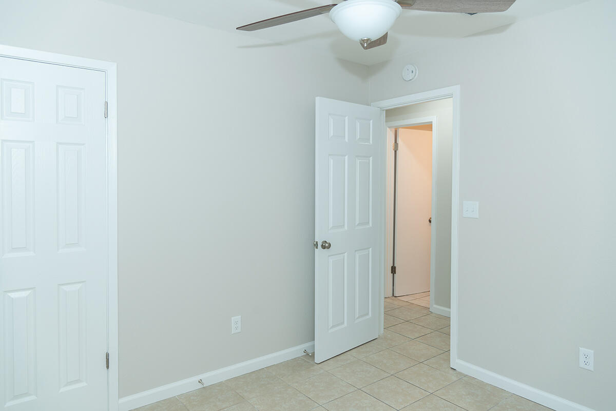 OAKRIDGE MANOR - Residential Lease