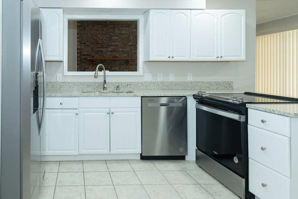 OAKRIDGE MANOR - Residential Lease