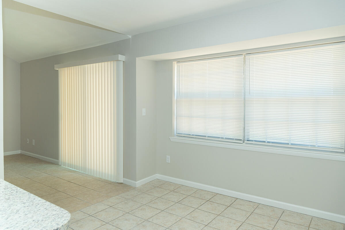 OAKRIDGE MANOR - Residential Lease