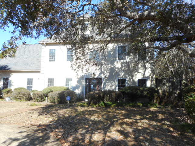 This property is to be placed in an upcoming event. All bids should be submitted at www.homesearch.com (void where prohibited). Submit any offers received pre-event (or post-event) to sales@homesearch.com. All pre-event or post-event offers will be reviewed and responded to within 3 business days. All properties are subject to a 5% buyer's premium pursuant to the Event Agreement and Terms & Conditions (minimums will apply). Please contact listing agent for details and commission paid on this property
