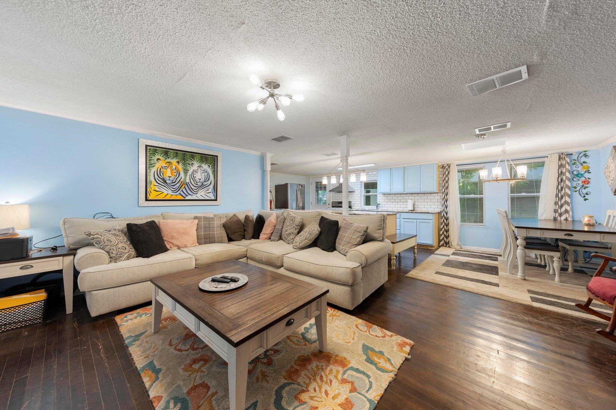 MORRIS ADDN TO CRESTVIEW - Residential