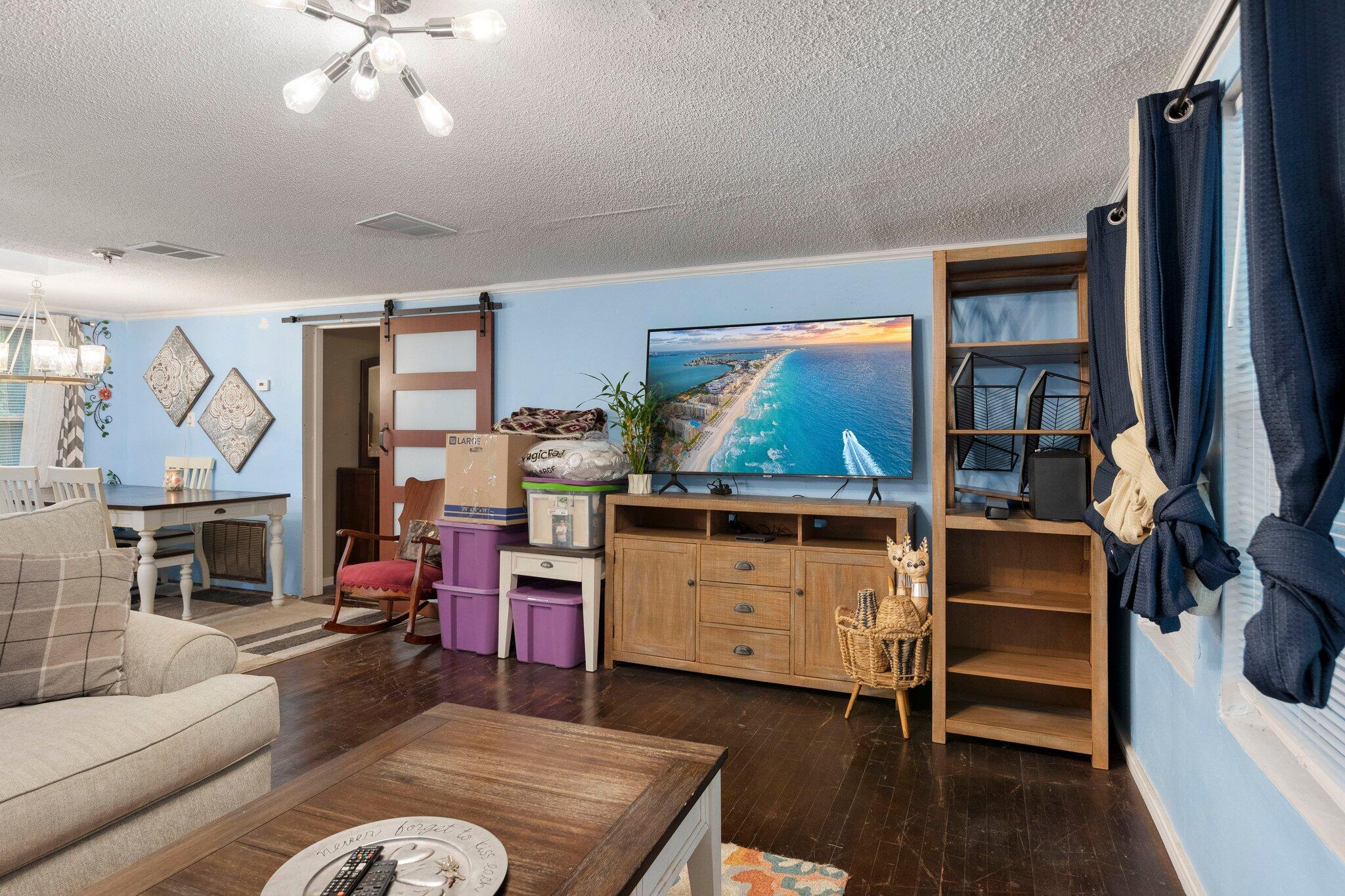 MORRIS ADDN TO CRESTVIEW - Residential