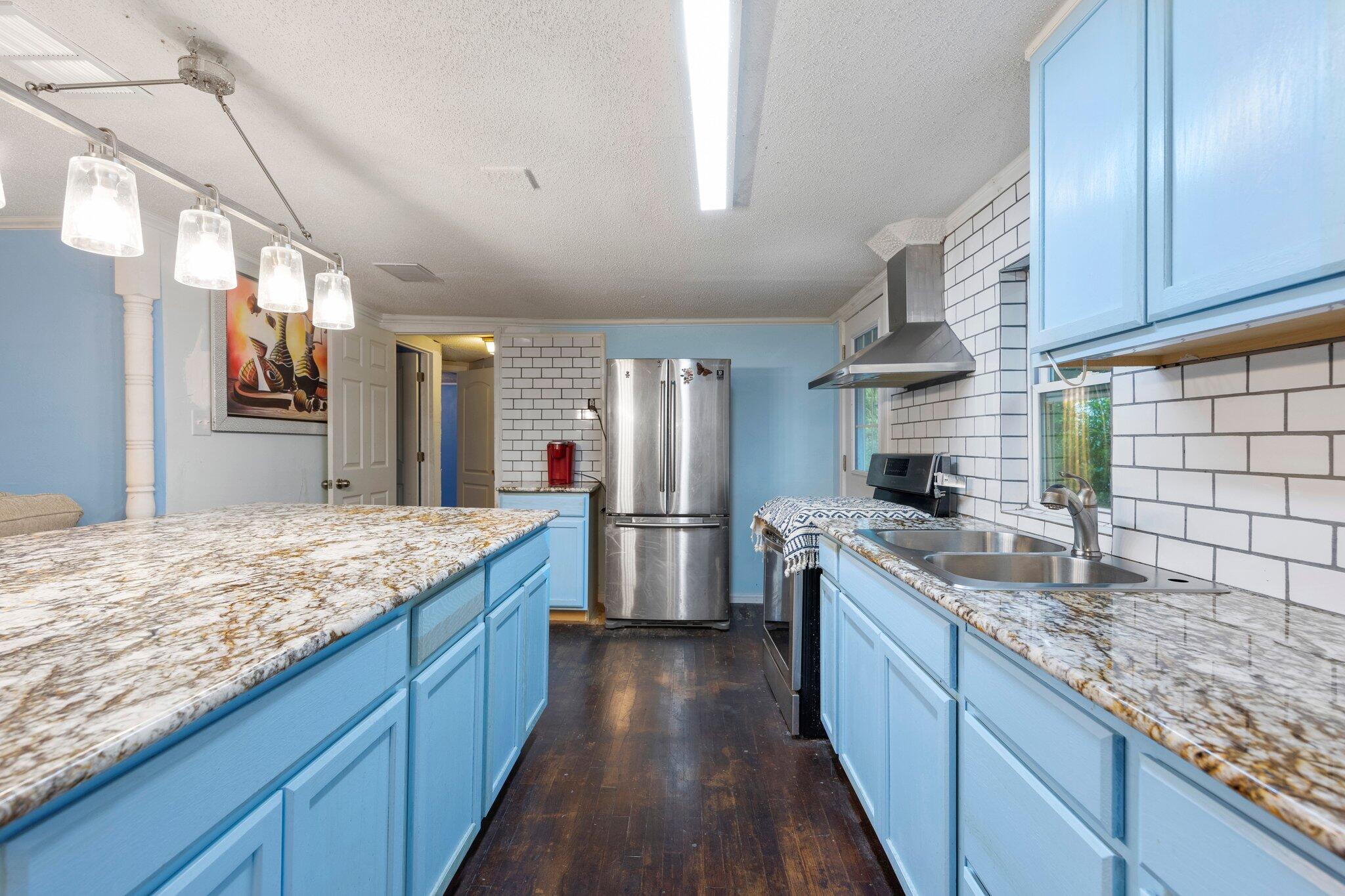 MORRIS ADDN TO CRESTVIEW - Residential