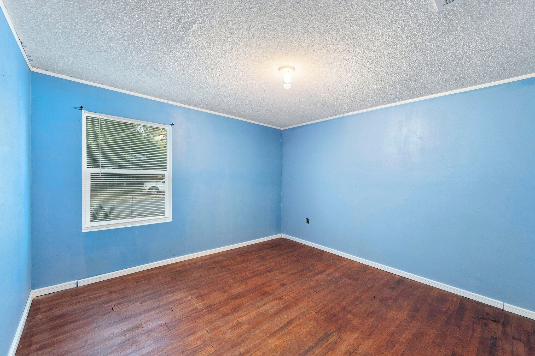 MORRIS ADDN TO CRESTVIEW - Residential