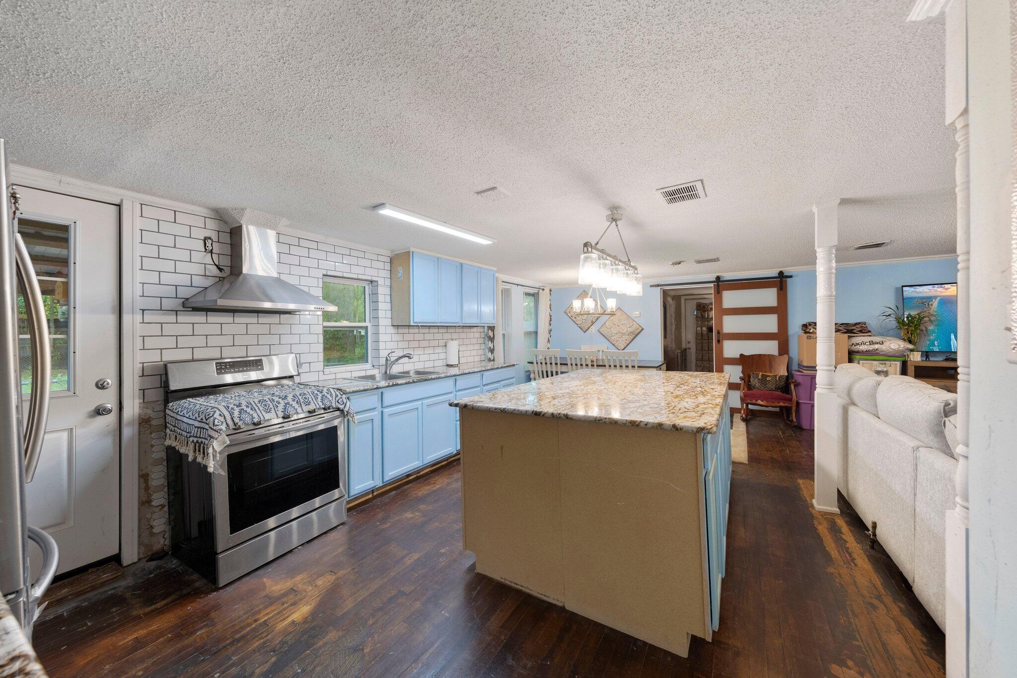 MORRIS ADDN TO CRESTVIEW - Residential