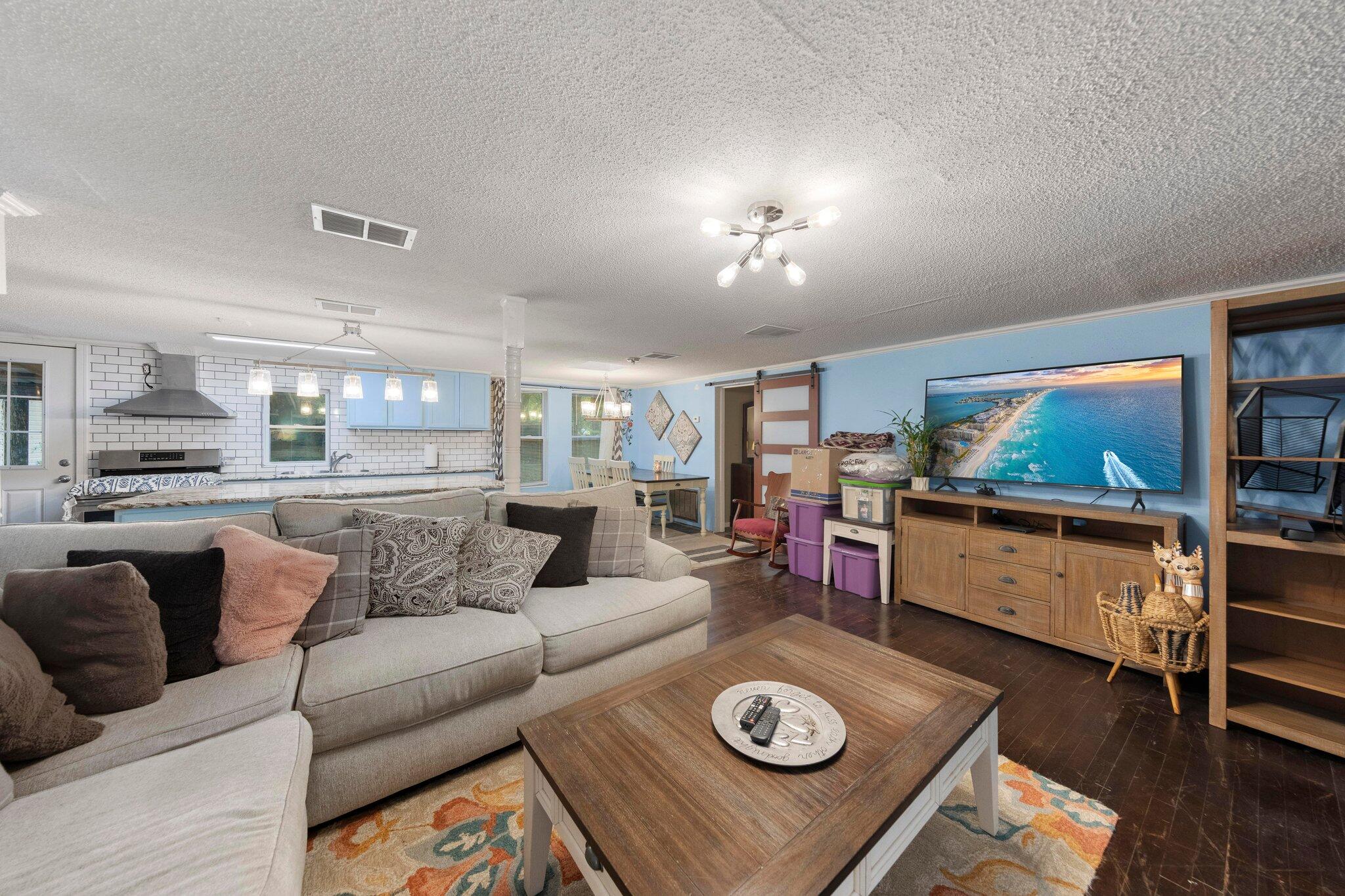 MORRIS ADDN TO CRESTVIEW - Residential