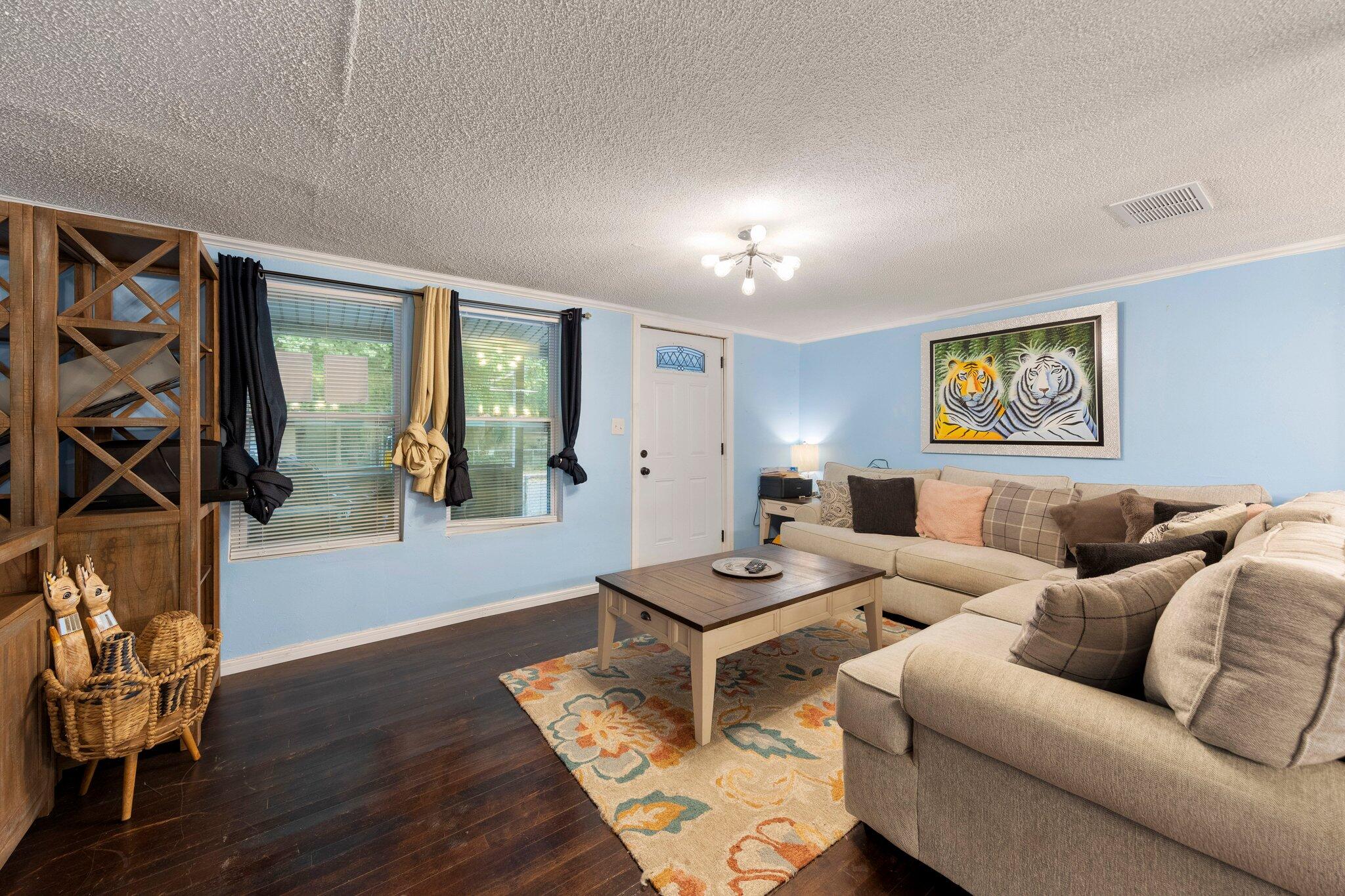 MORRIS ADDN TO CRESTVIEW - Residential