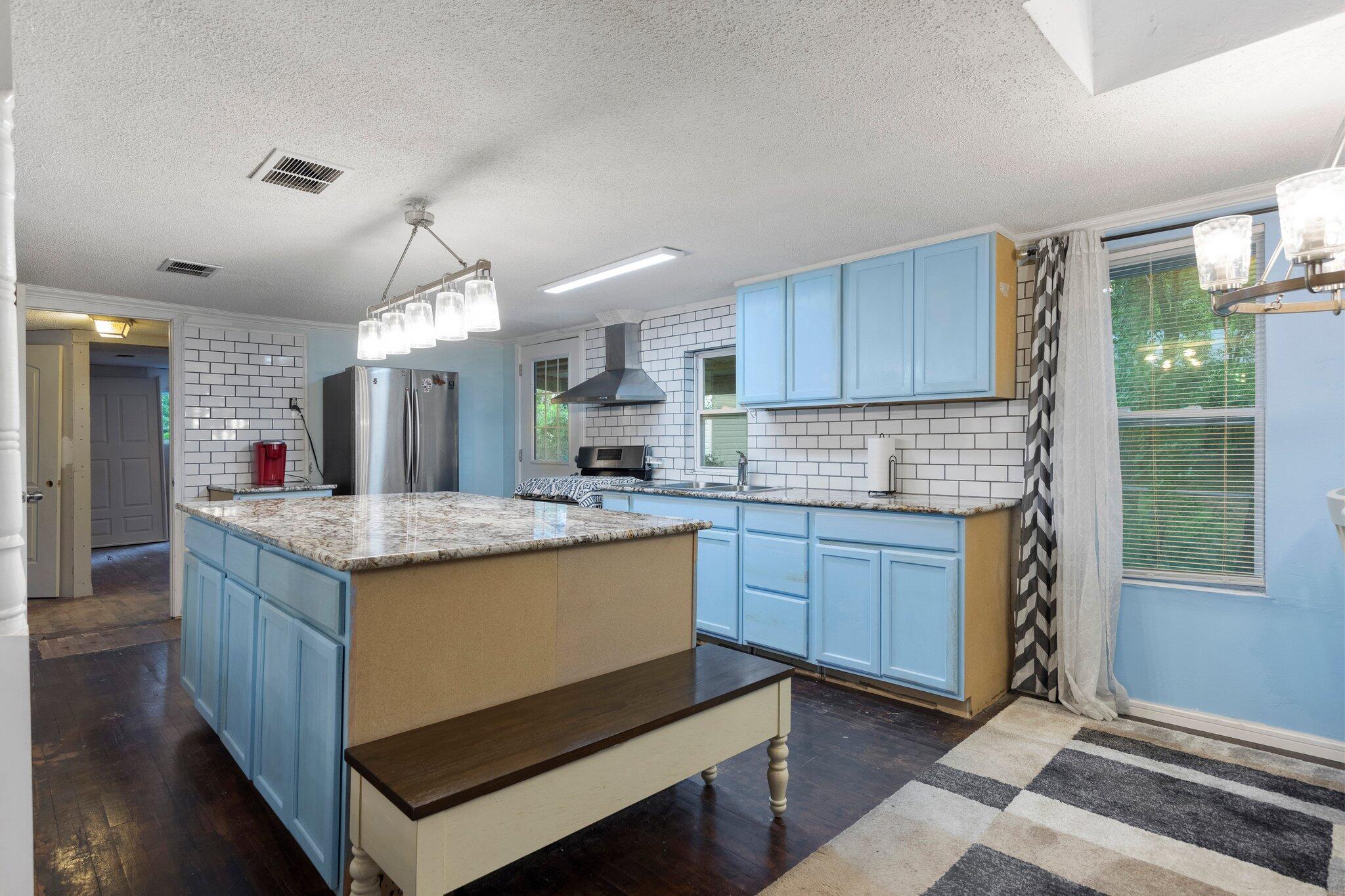 MORRIS ADDN TO CRESTVIEW - Residential