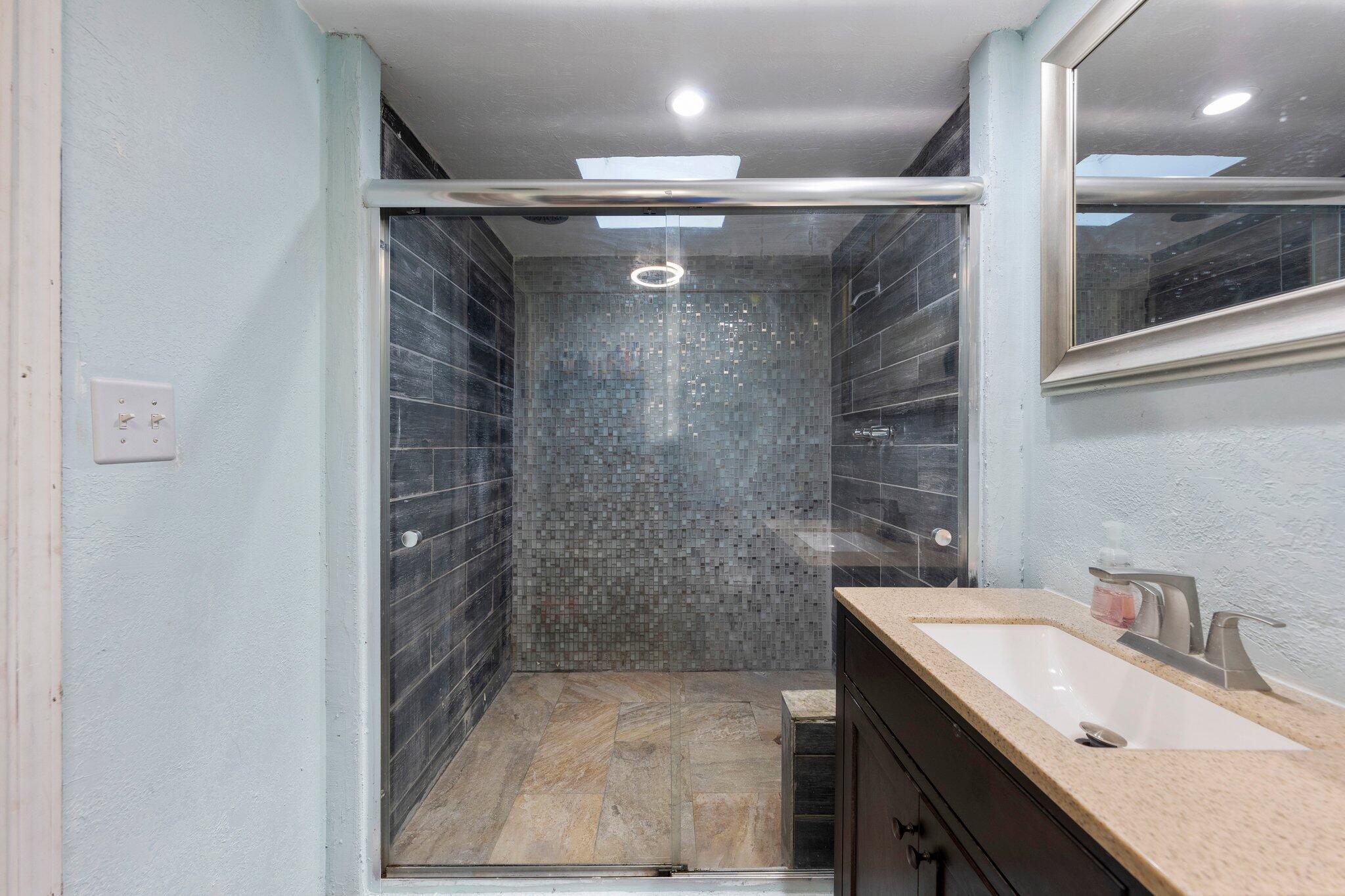 MORRIS ADDN TO CRESTVIEW - Residential