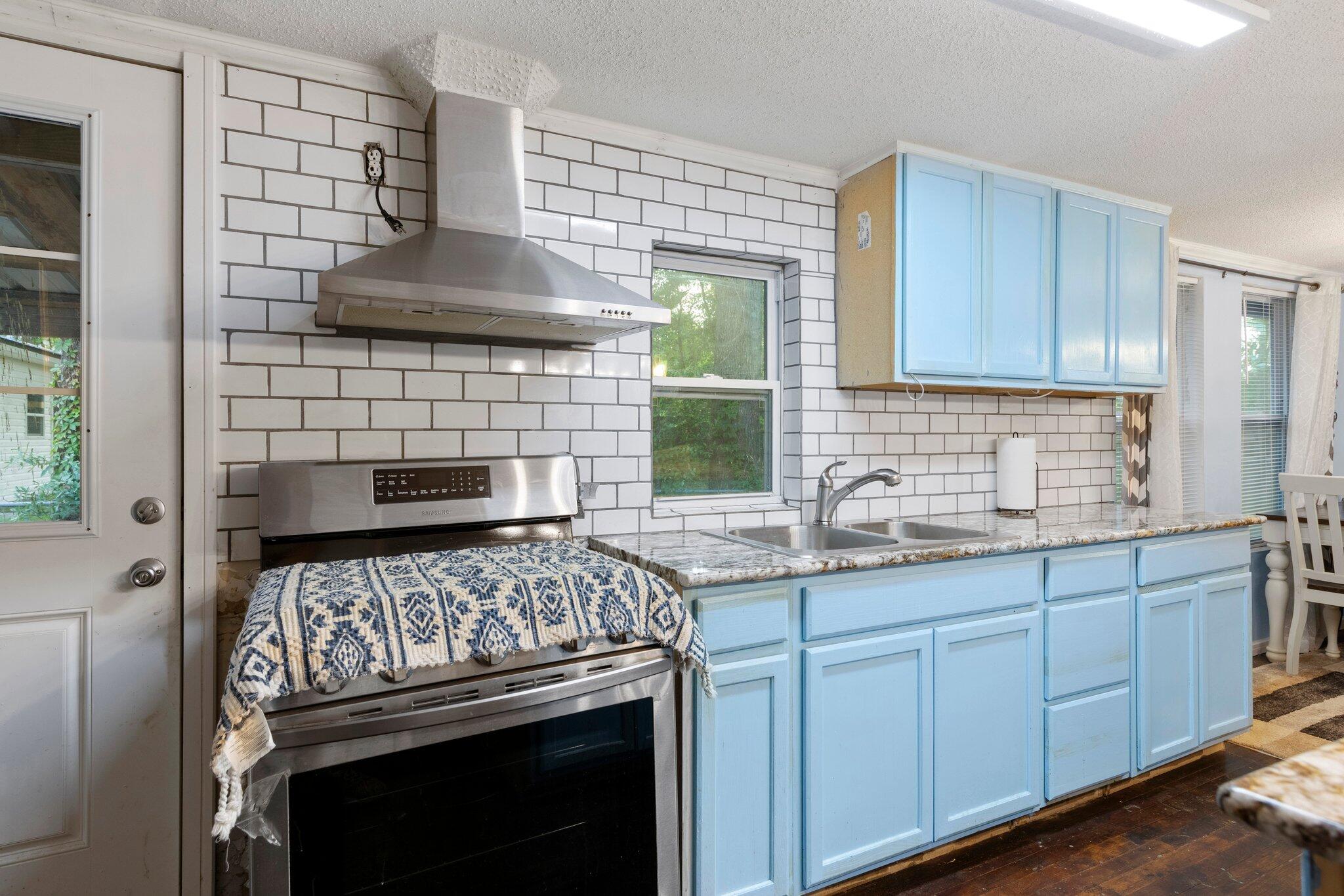 MORRIS ADDN TO CRESTVIEW - Residential