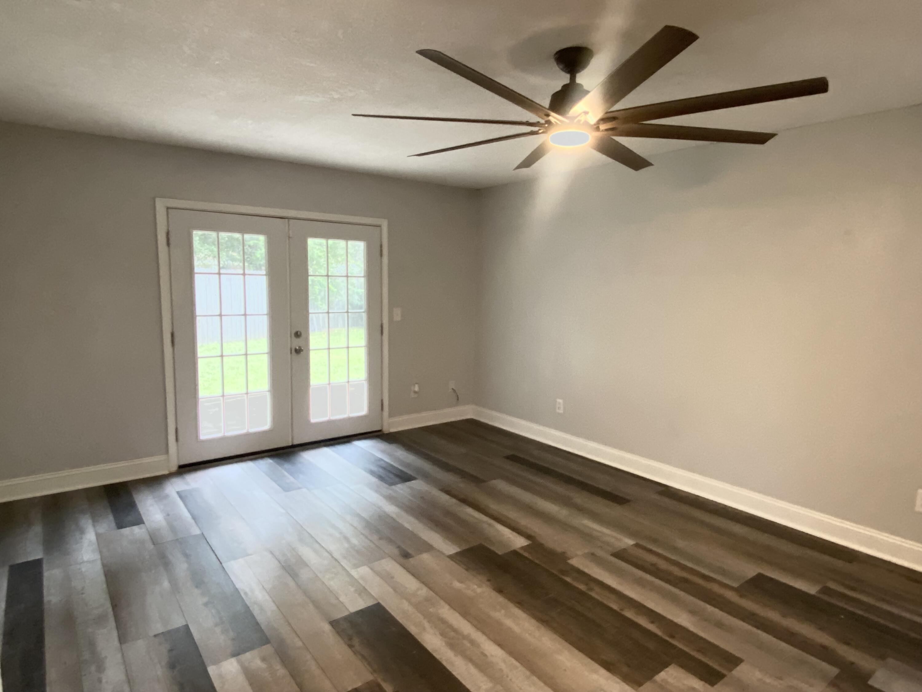 PINE MEADOWS - Residential