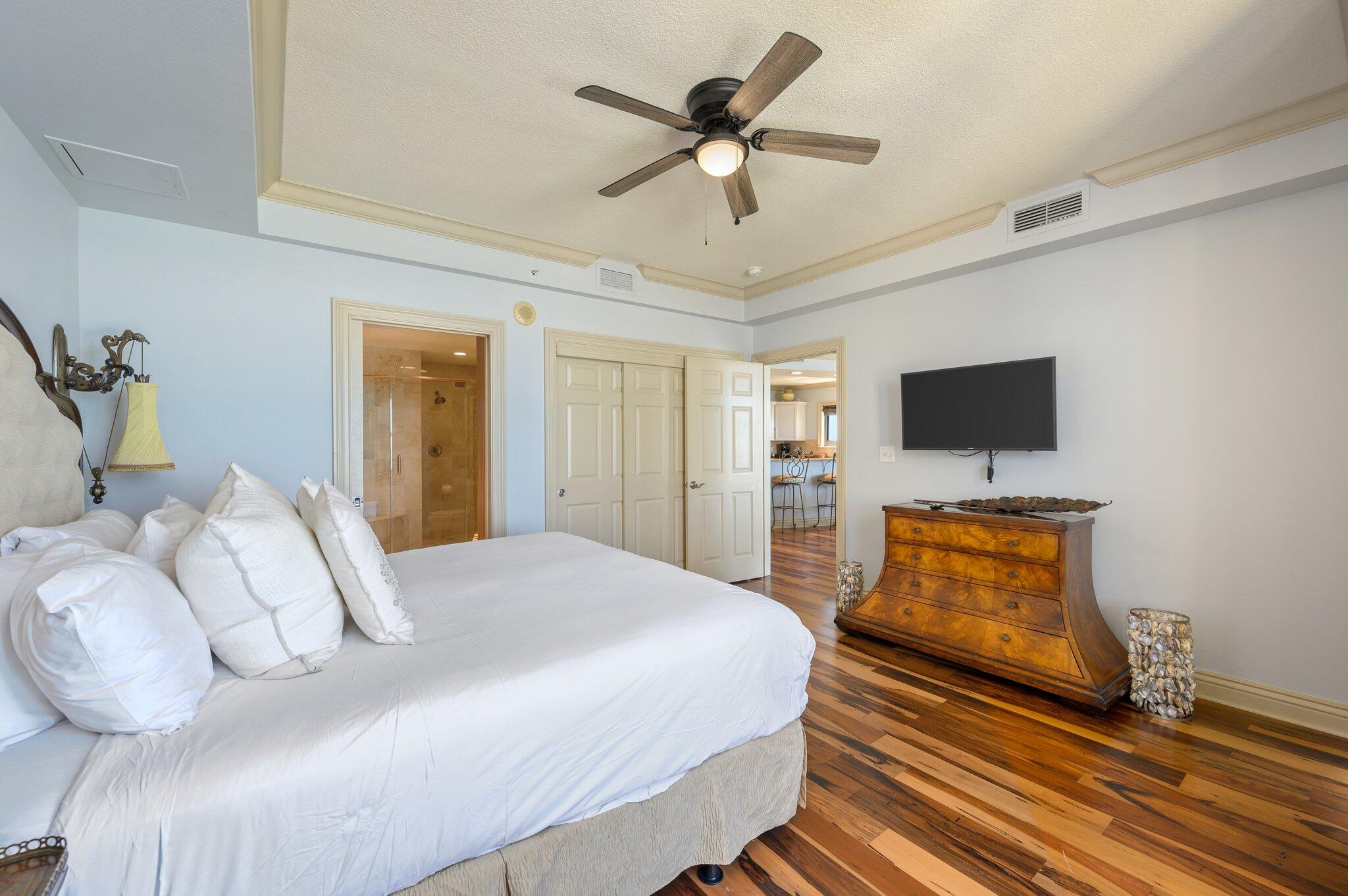 EMERALD GRANDE - Residential