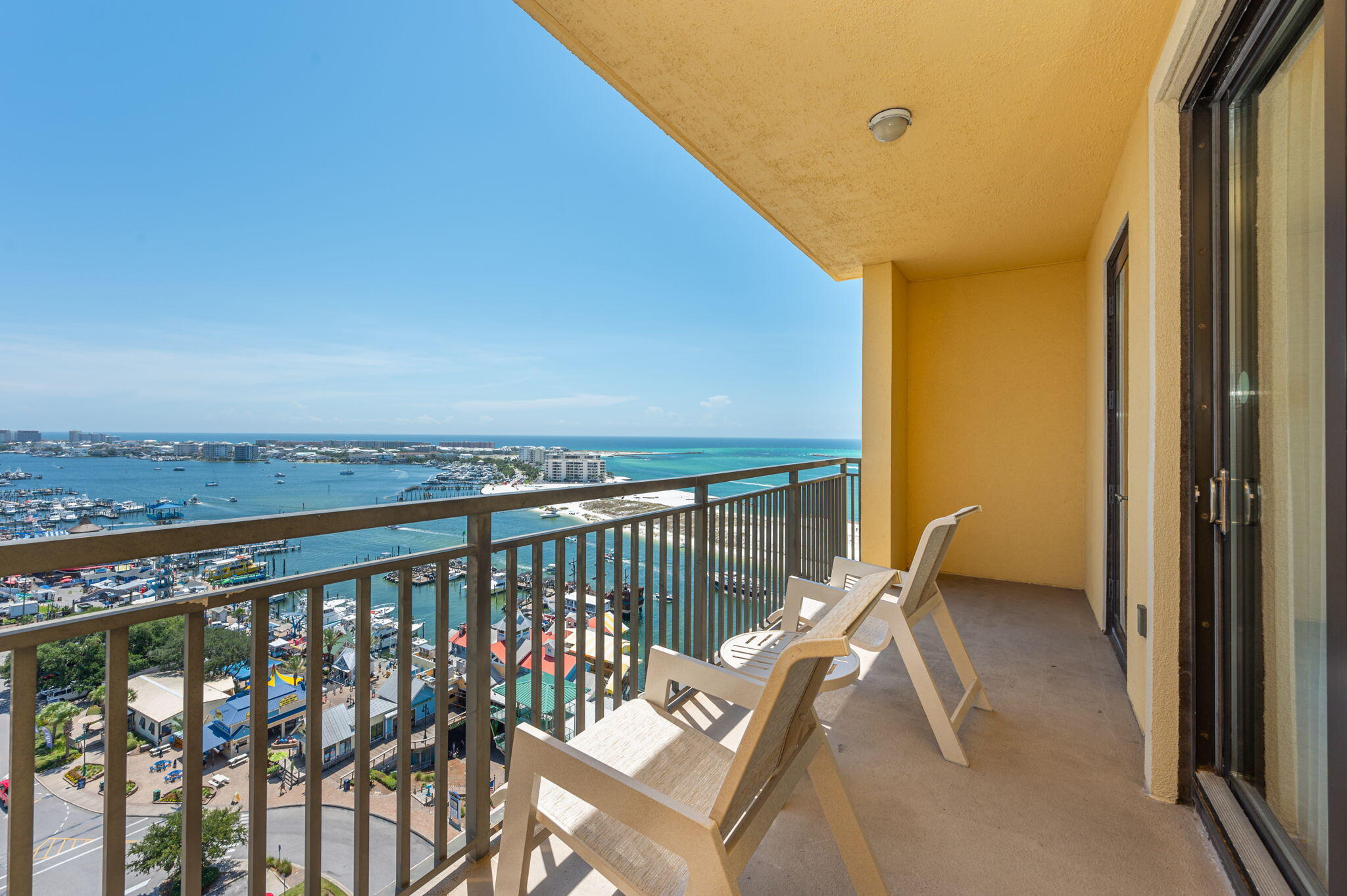 EMERALD GRANDE - Residential